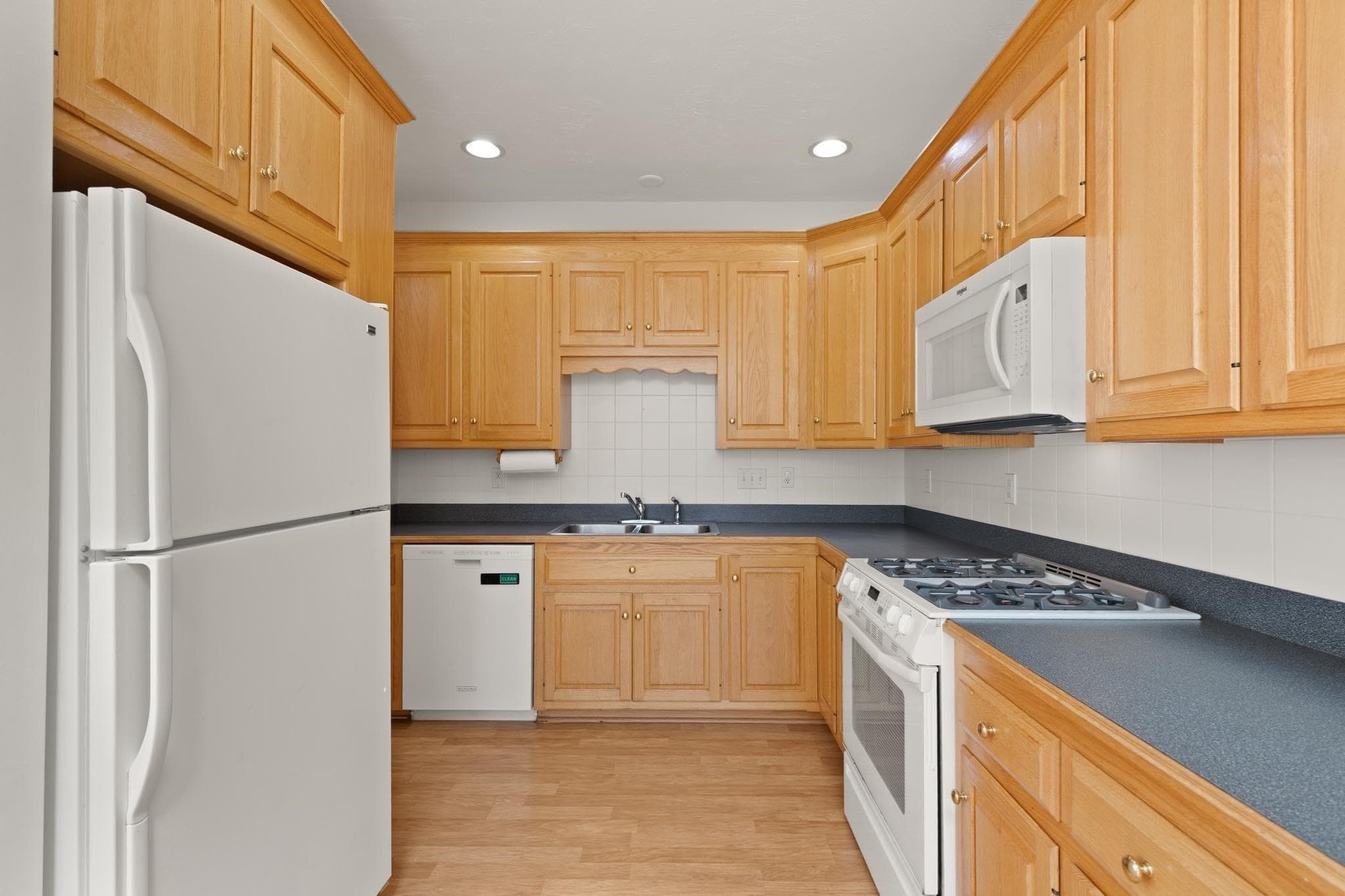 Condominium at 9 Kingson Ln # 6, Medway MA 02053, Medway, photo 21 of 42