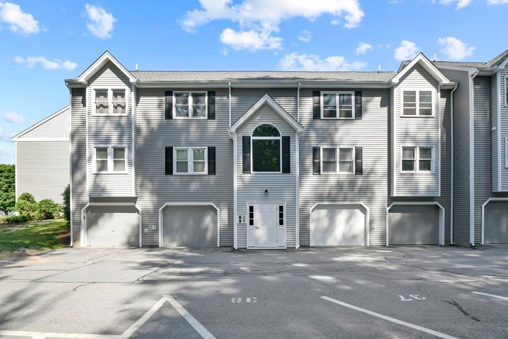 74 Tennis Plaza Road # 38, Dracut MA 01826