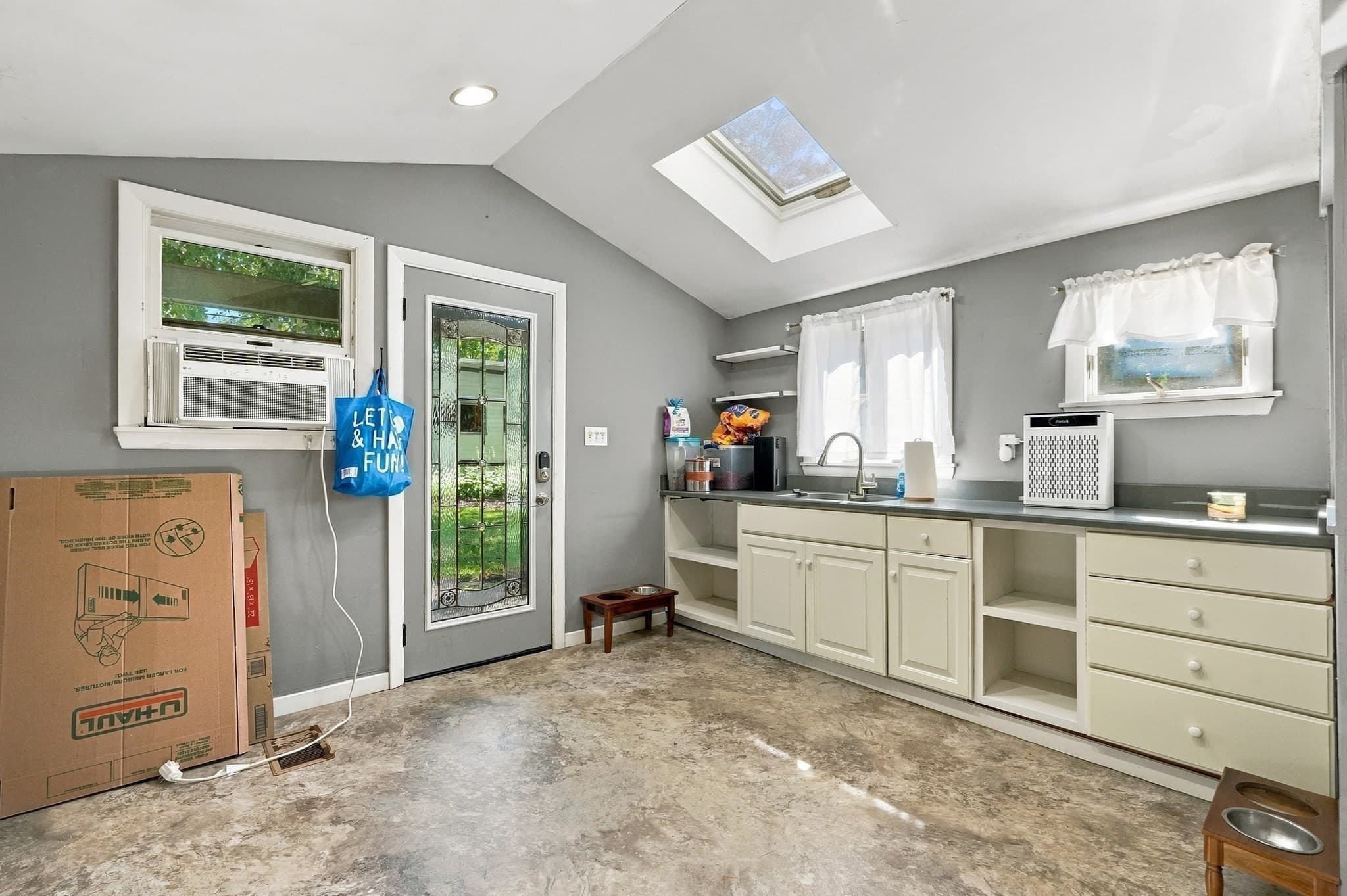 Single Family Residence at 1533 Morton Avenue, New Bedford MA 02745, New Bedford, photo 22 of 36