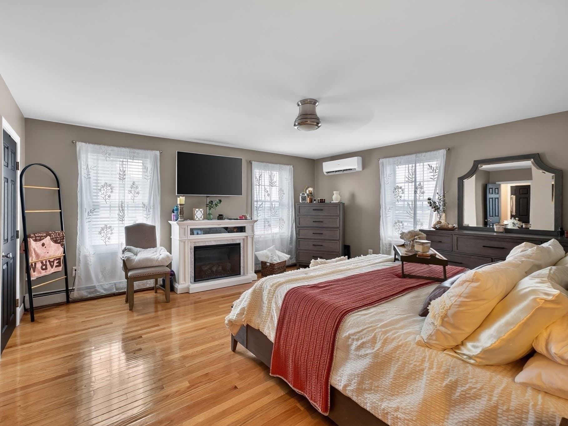 Single Family Residence at 17 Montgomery St, Fall River MA 02720, Fall River, photo 24 of 33