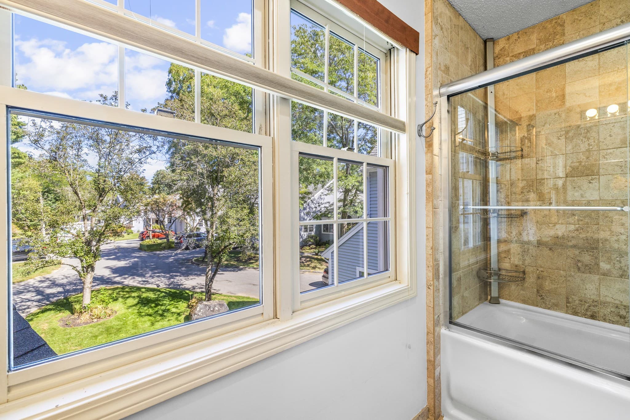 Condominium at 21 Treetop Ct # 21, Burlington MA 01803, Burlington, photo 20 of 39