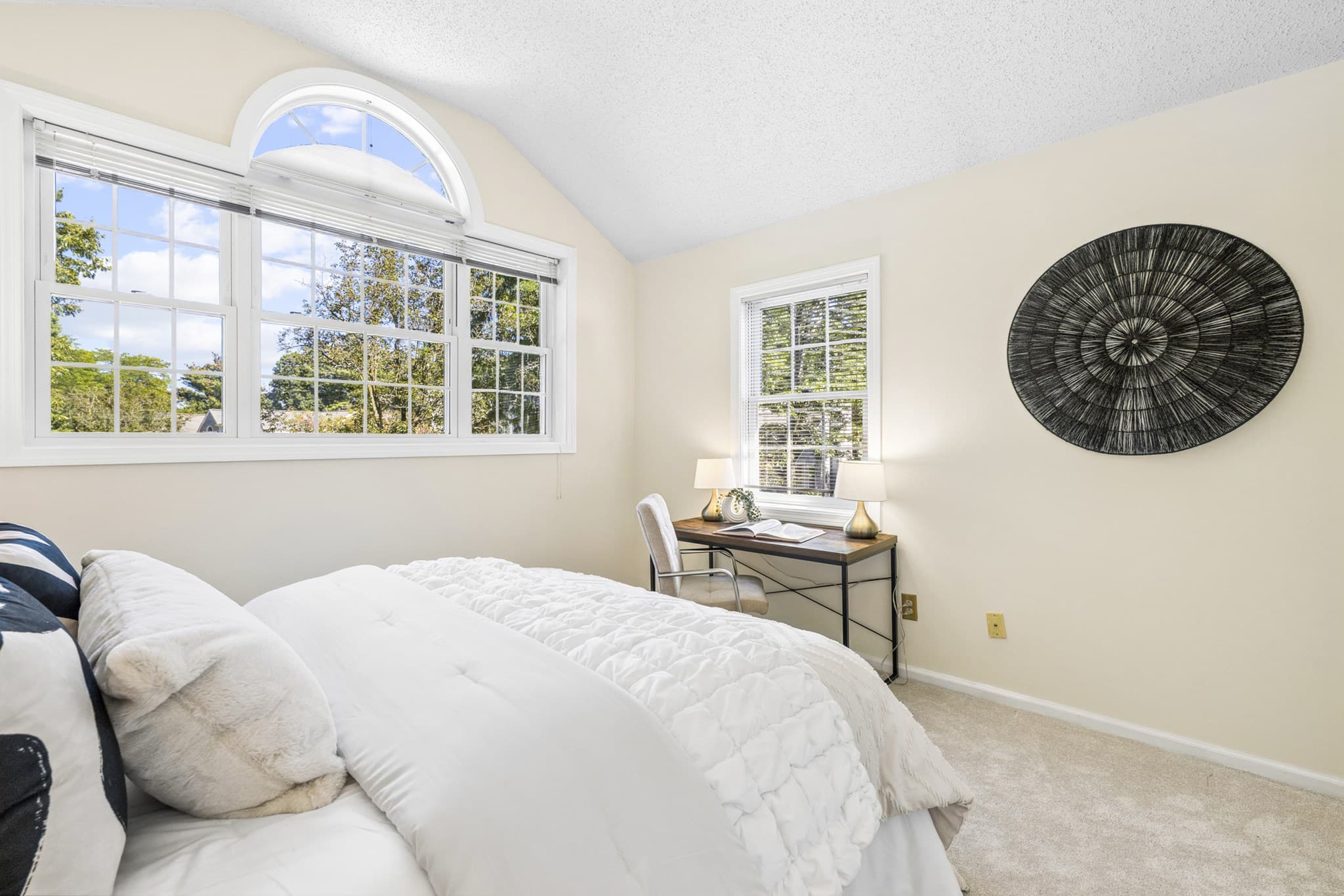Condominium at 21 Treetop Ct # 21, Burlington MA 01803, Burlington, photo 24 of 39