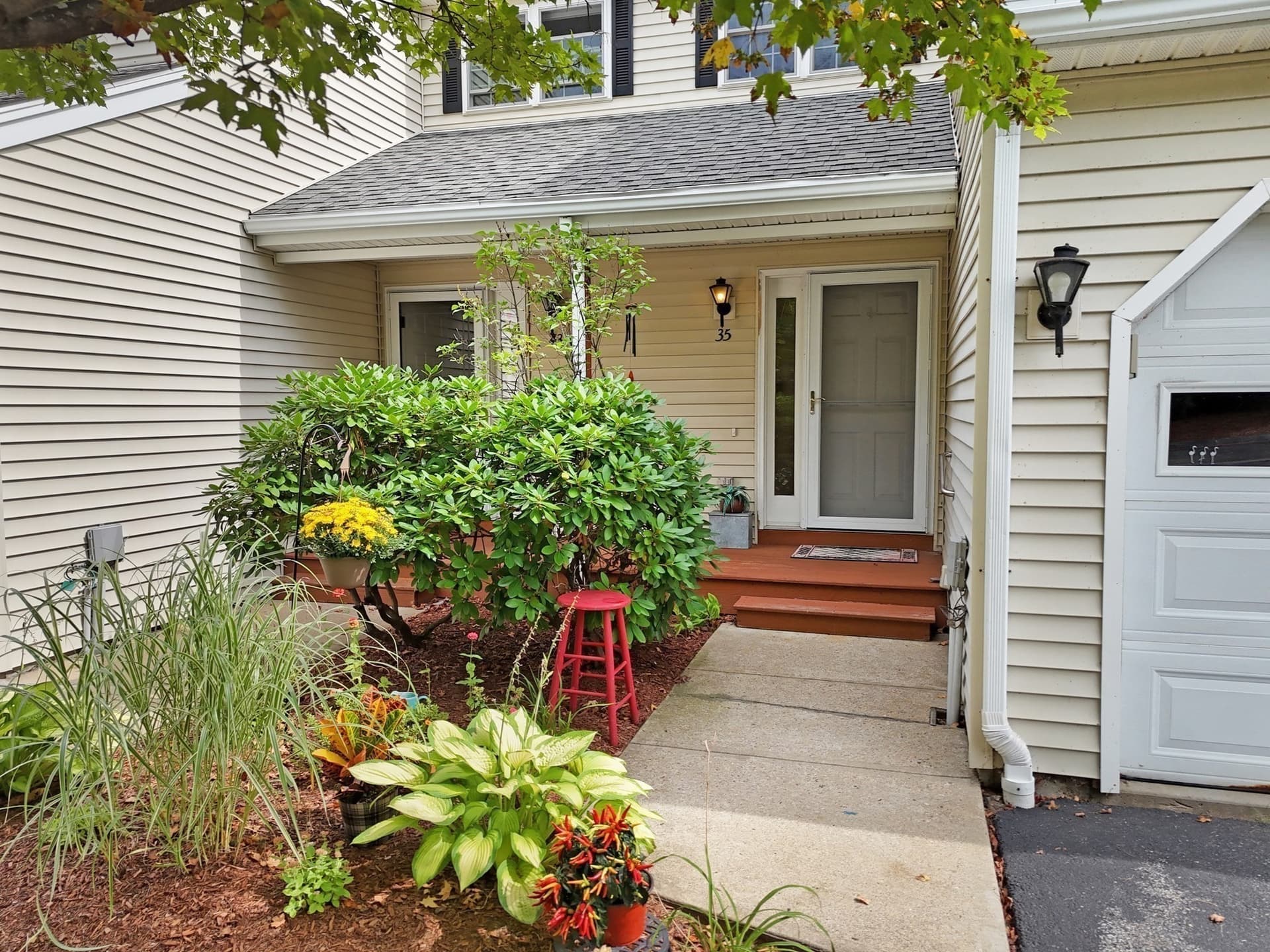 Condominium at 35 Belgian Ln # 35, Leominster MA 01453, photo 2 of 34