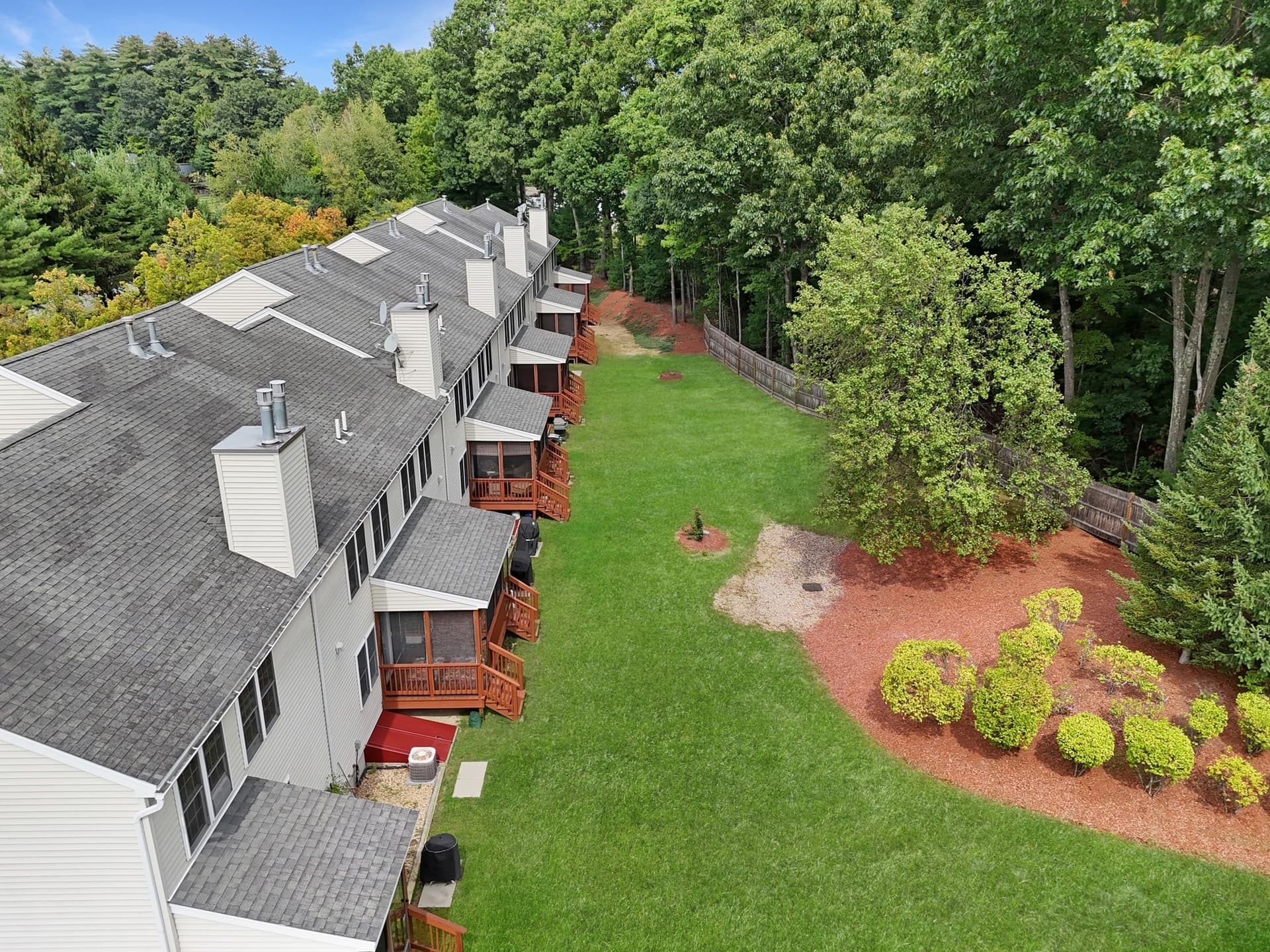 Condominium at 35 Belgian Ln # 35, Leominster MA 01453, photo 10 of 34