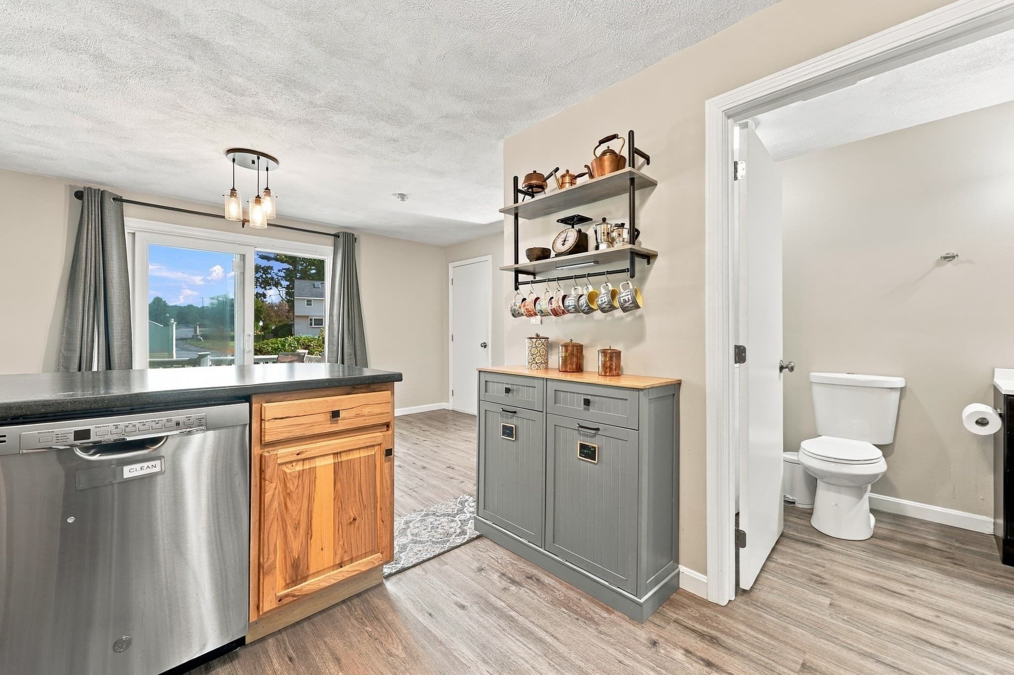 Condominium at 51 Frederick Street # 81, Dracut MA 01826, Dracut, photo 10 of 42
