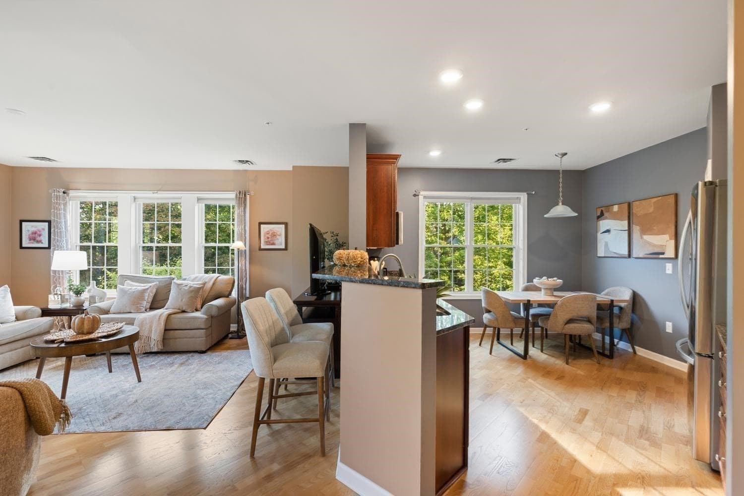 Condominium at 23 Augustus Court # 2004, Reading MA 01867, Reading, photo 5 of 36