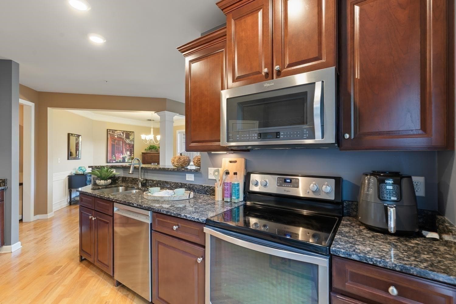 Condominium at 23 Augustus Court # 2004, Reading MA 01867, Reading, photo 10 of 36