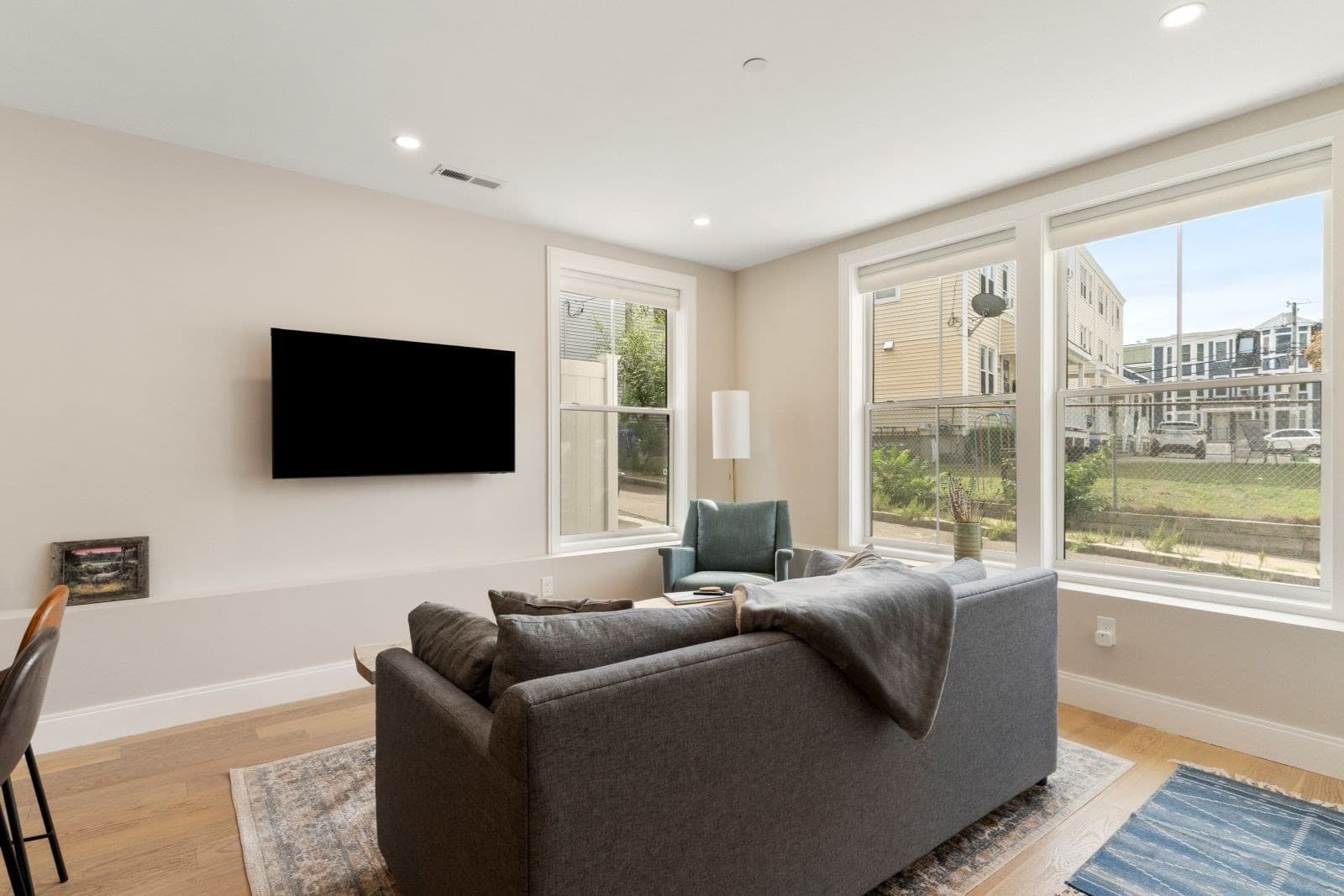 Condominium at 220 Bowen Street # 1, Boston MA 02127, Boston, photo 4 of 13