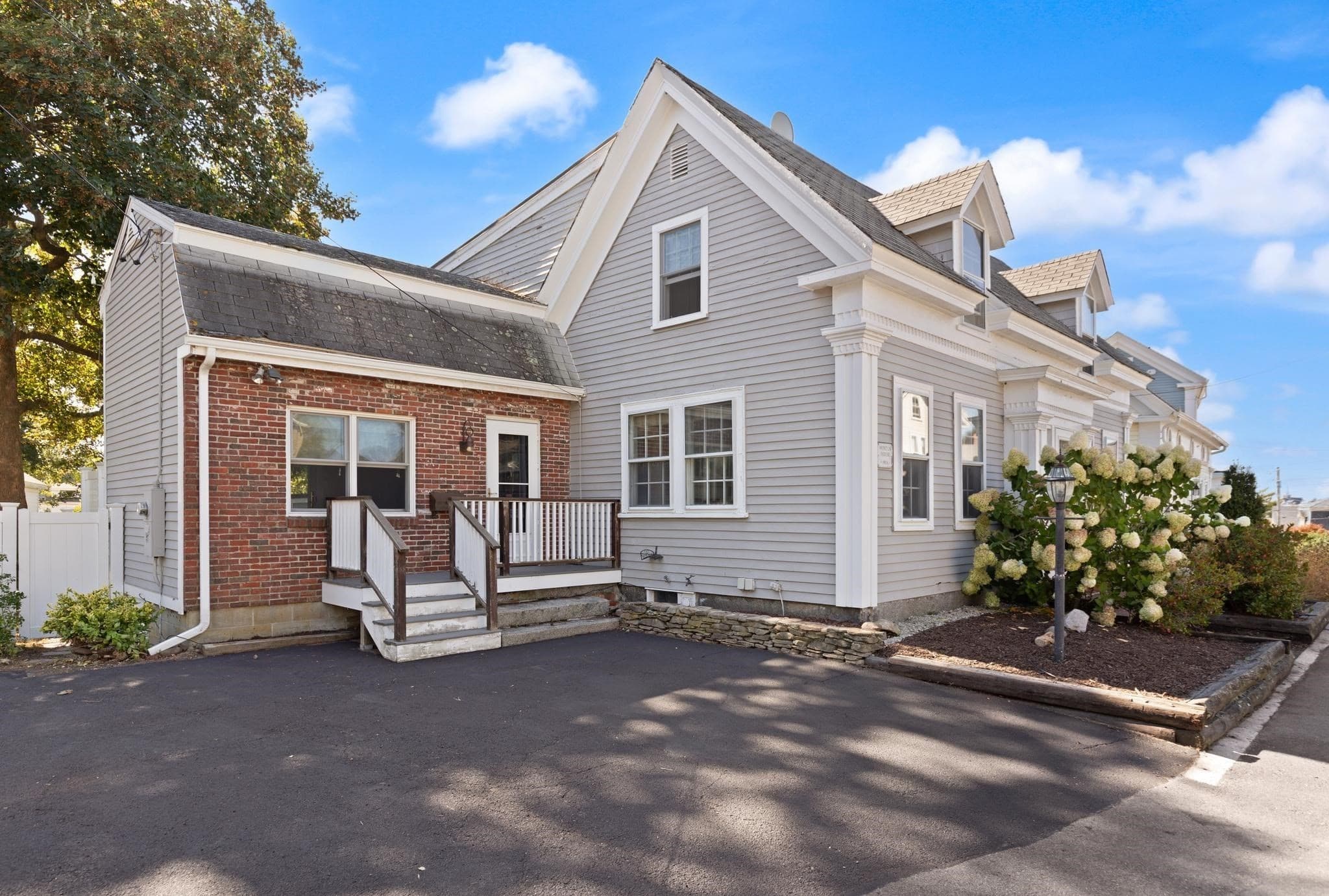 Single Family Residence at 19 Highland St, Gloucester MA 01930, Gloucester, photo 6 of 40