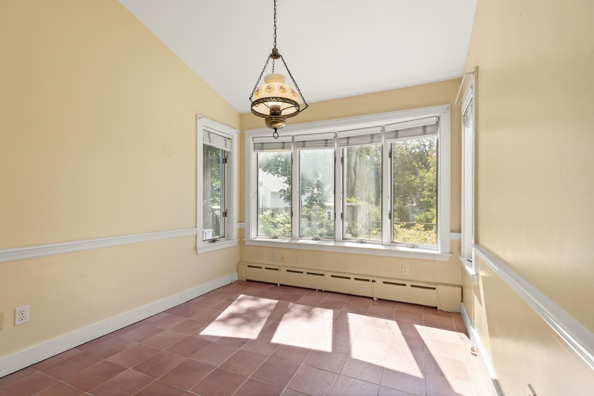 Single Family Residence at 19 Highland St, Gloucester MA 01930, Gloucester, photo 13 of 40