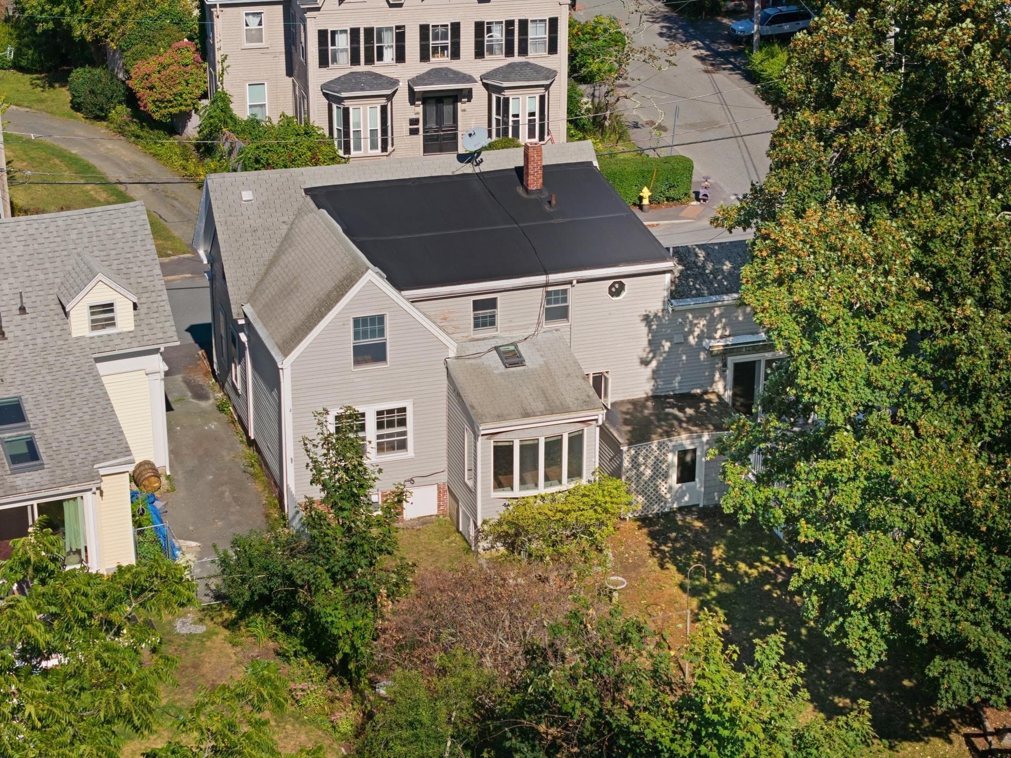 Single Family Residence at 19 Highland St, Gloucester MA 01930, Gloucester, photo 4 of 40