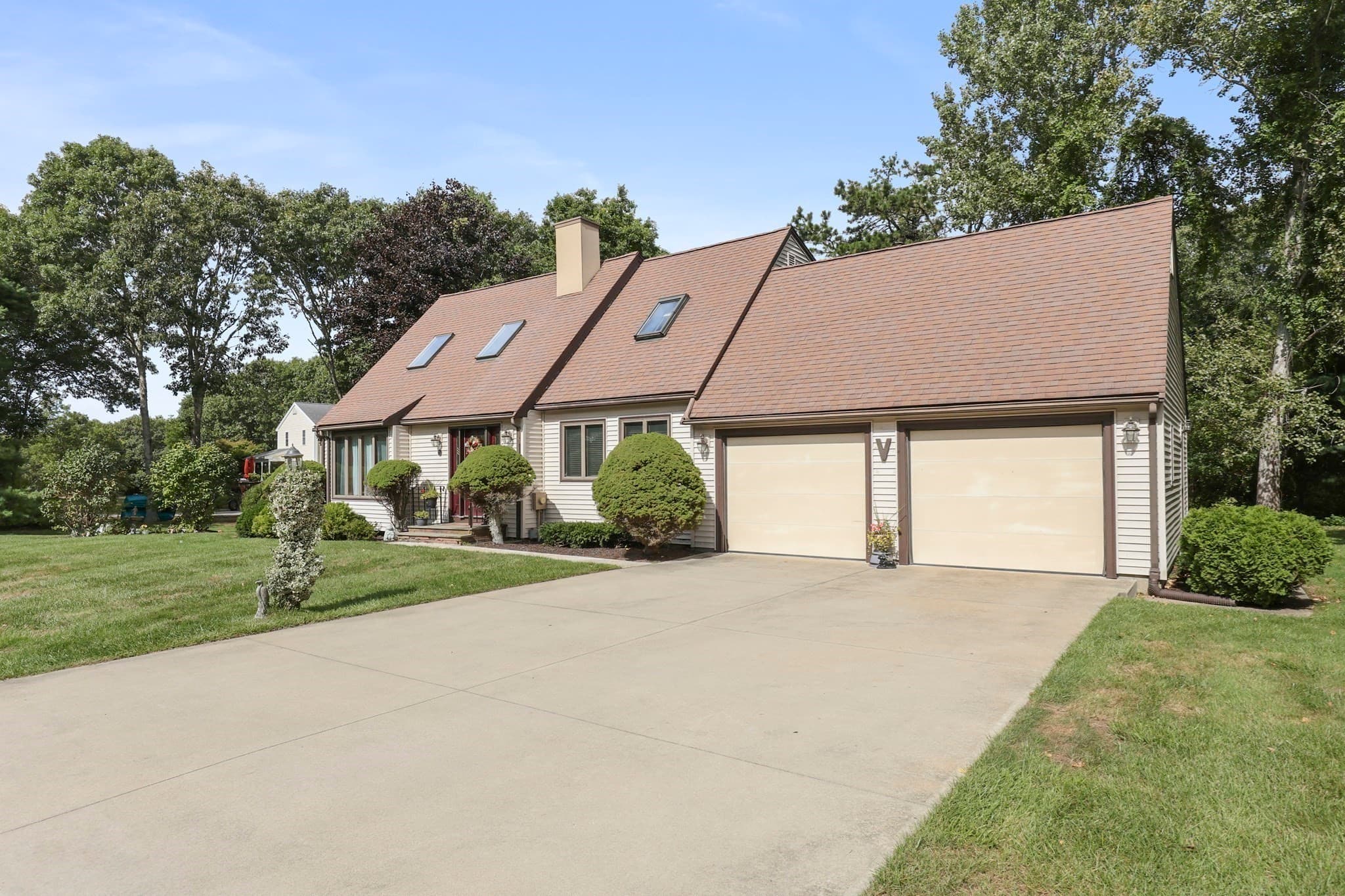 Single Family Residence at 60 Lakewood Drive, Plymouth MA 02360, Plymouth, photo 2 of 35