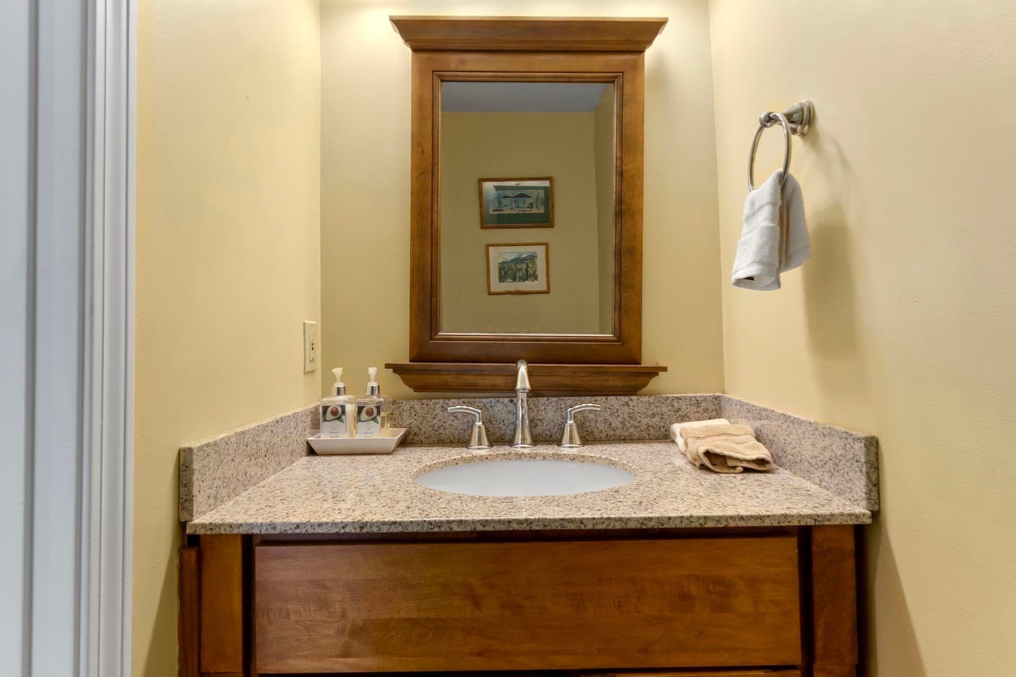 Condominium at 612 Essex Ave # 5, Gloucester MA 01930, Gloucester, photo 12 of 34