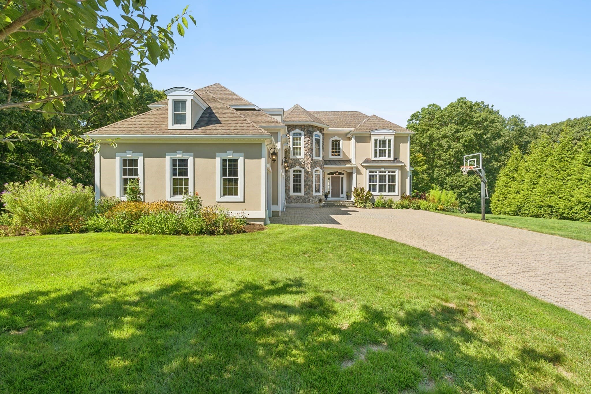 Single Family Residence at 11 Turner Hill Rd, Medfield MA 02052, Medfield, photo 2 of 38