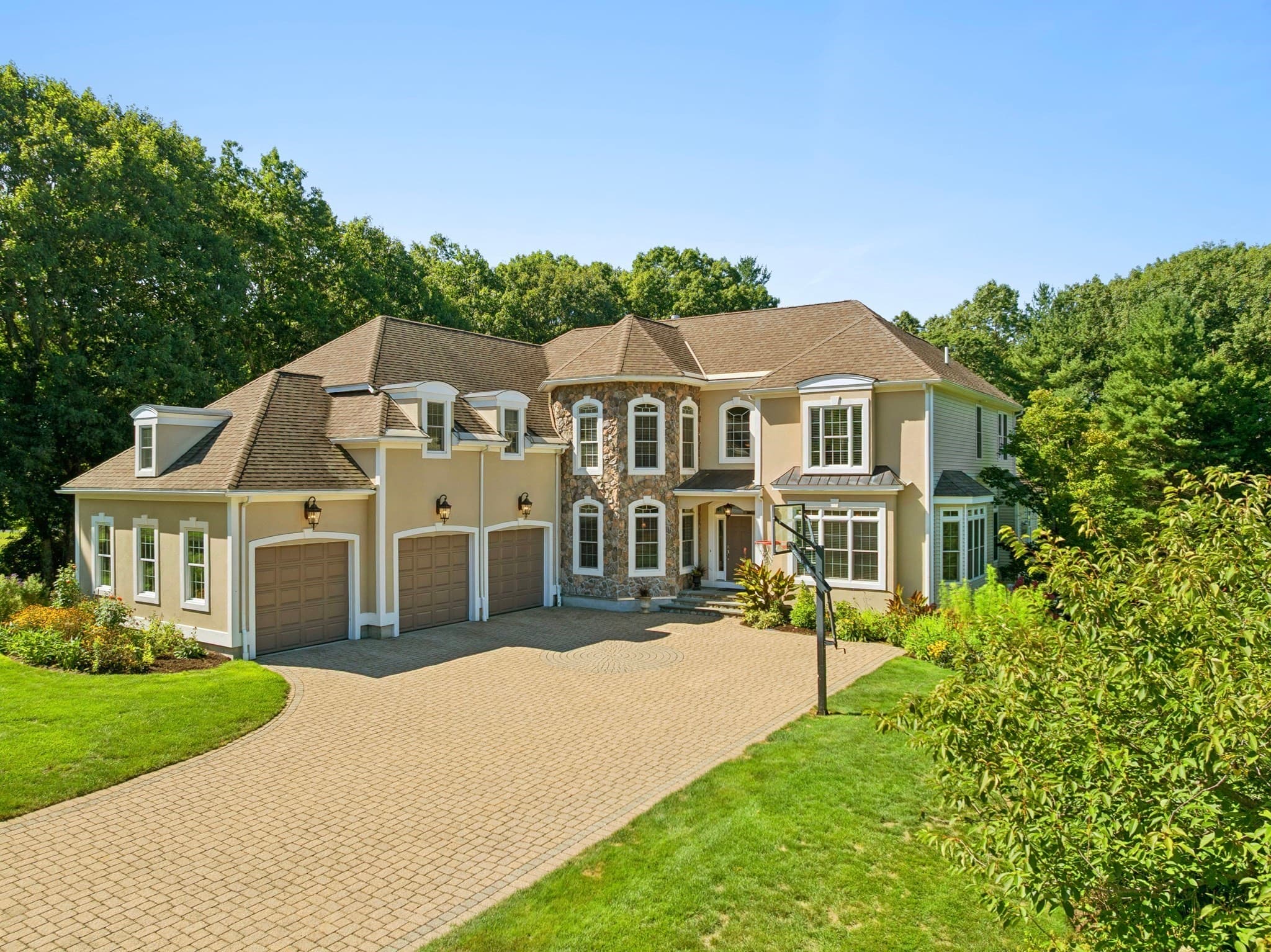 11 Turner Hill Rd, Medfield MA 02052