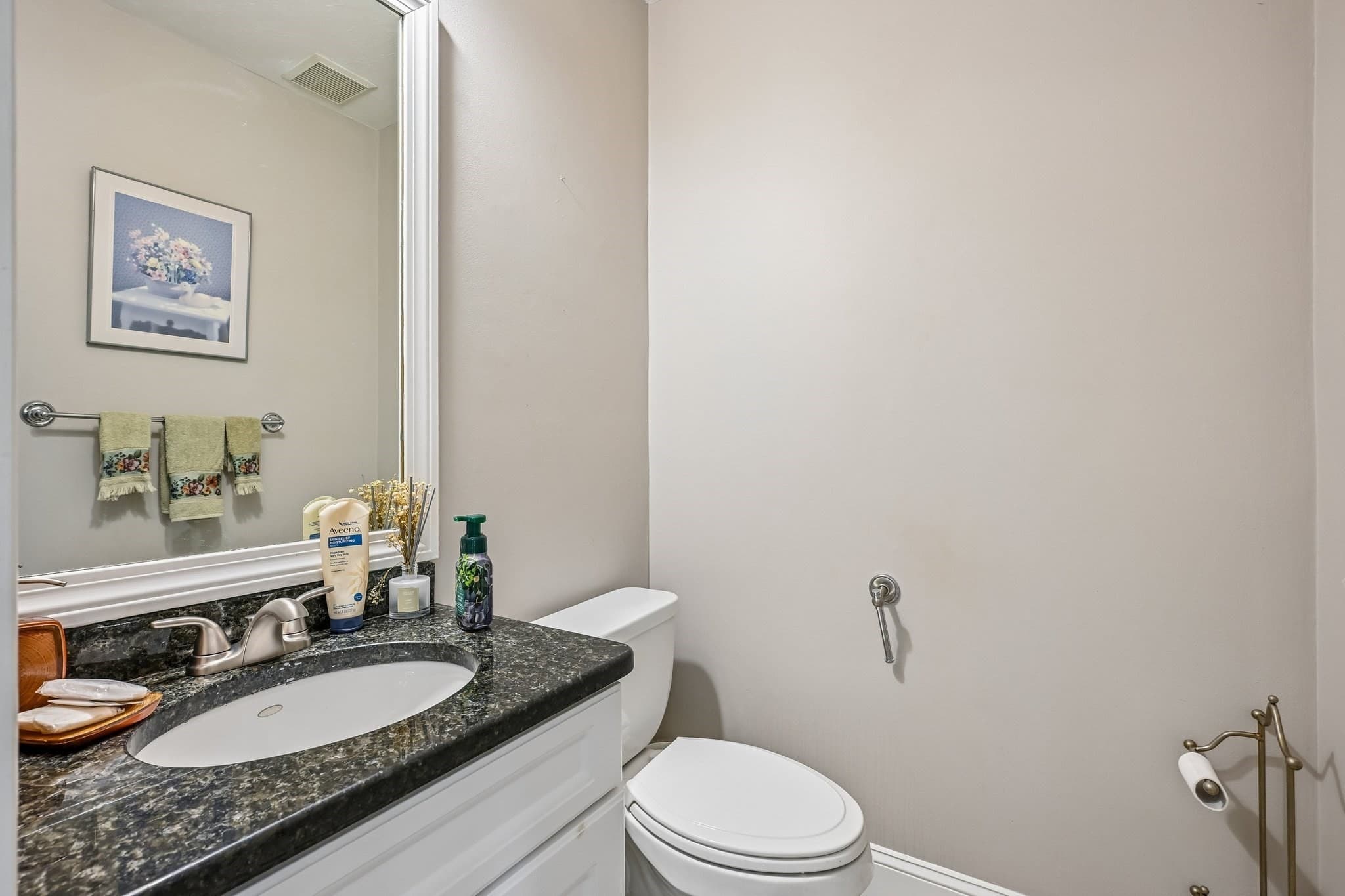 Single Family Residence at 8 Tiffany Rd, Bourne MA 02532, Bourne, photo 16 of 42