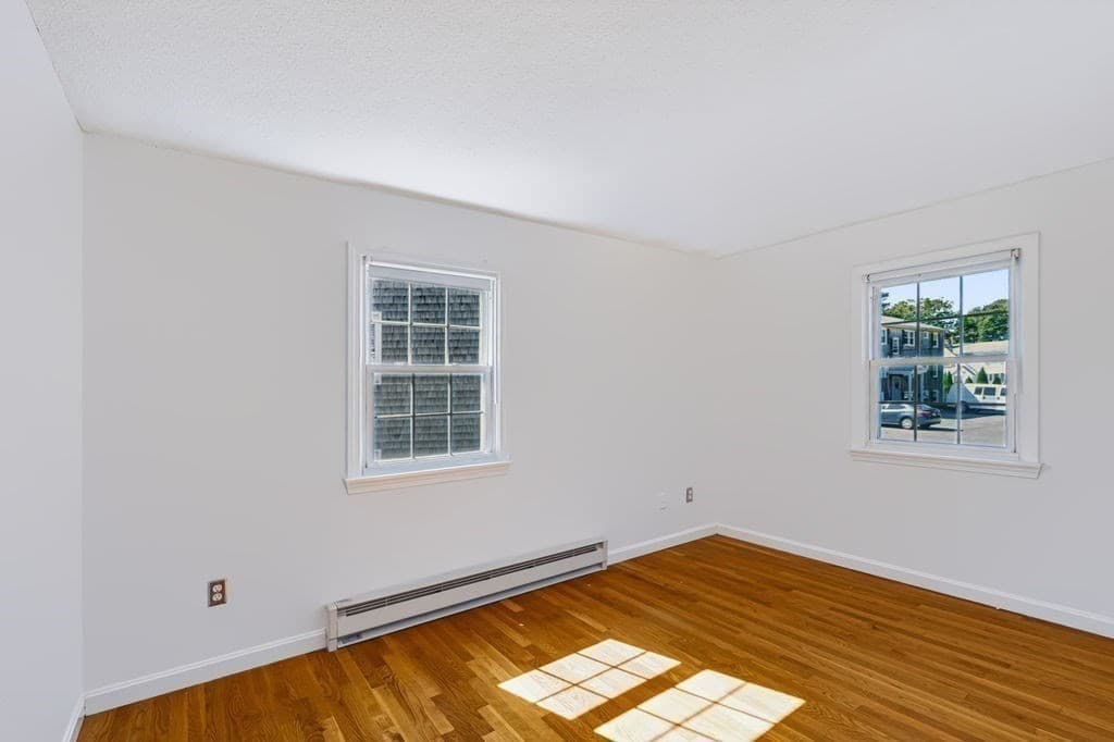 Condominium at 20 Beacon Ave # 3, Newburyport MA 01950, Newburyport, photo 20 of 26