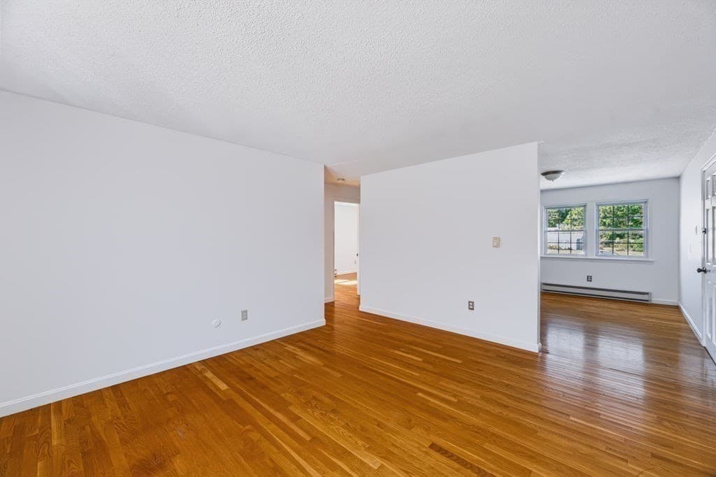 Condominium at 20 Beacon Ave # 3, Newburyport MA 01950, Newburyport, photo 8 of 26
