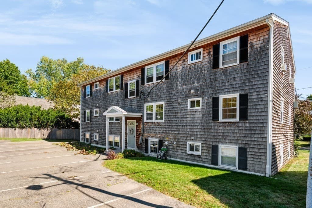Condominium at 20 Beacon Ave # 3, Newburyport MA 01950, Newburyport, photo 25 of 26