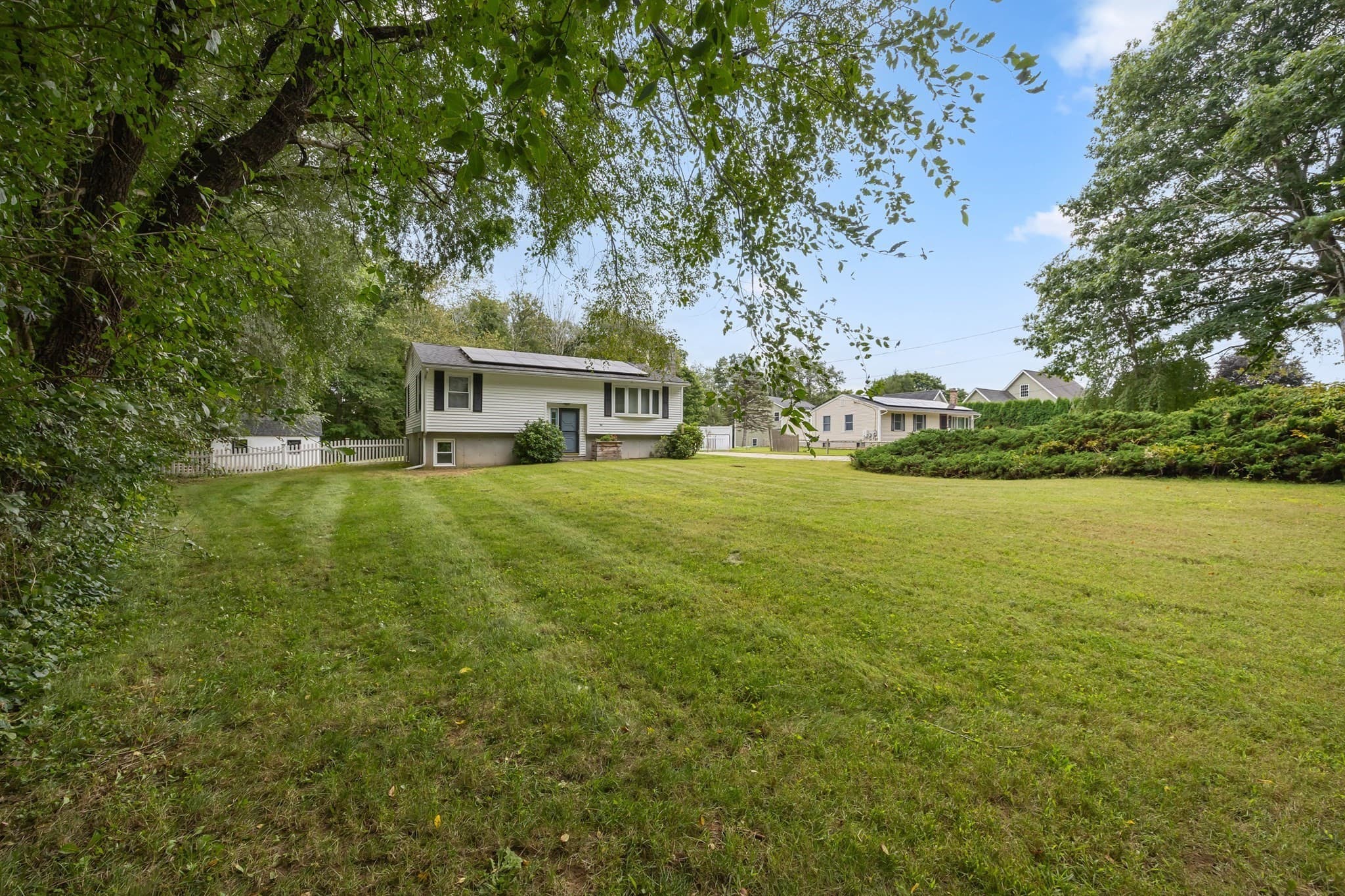 Single Family Residence at 78 Ellis Rd, Southbridge MA 01550, Southbridge, photo 5 of 33