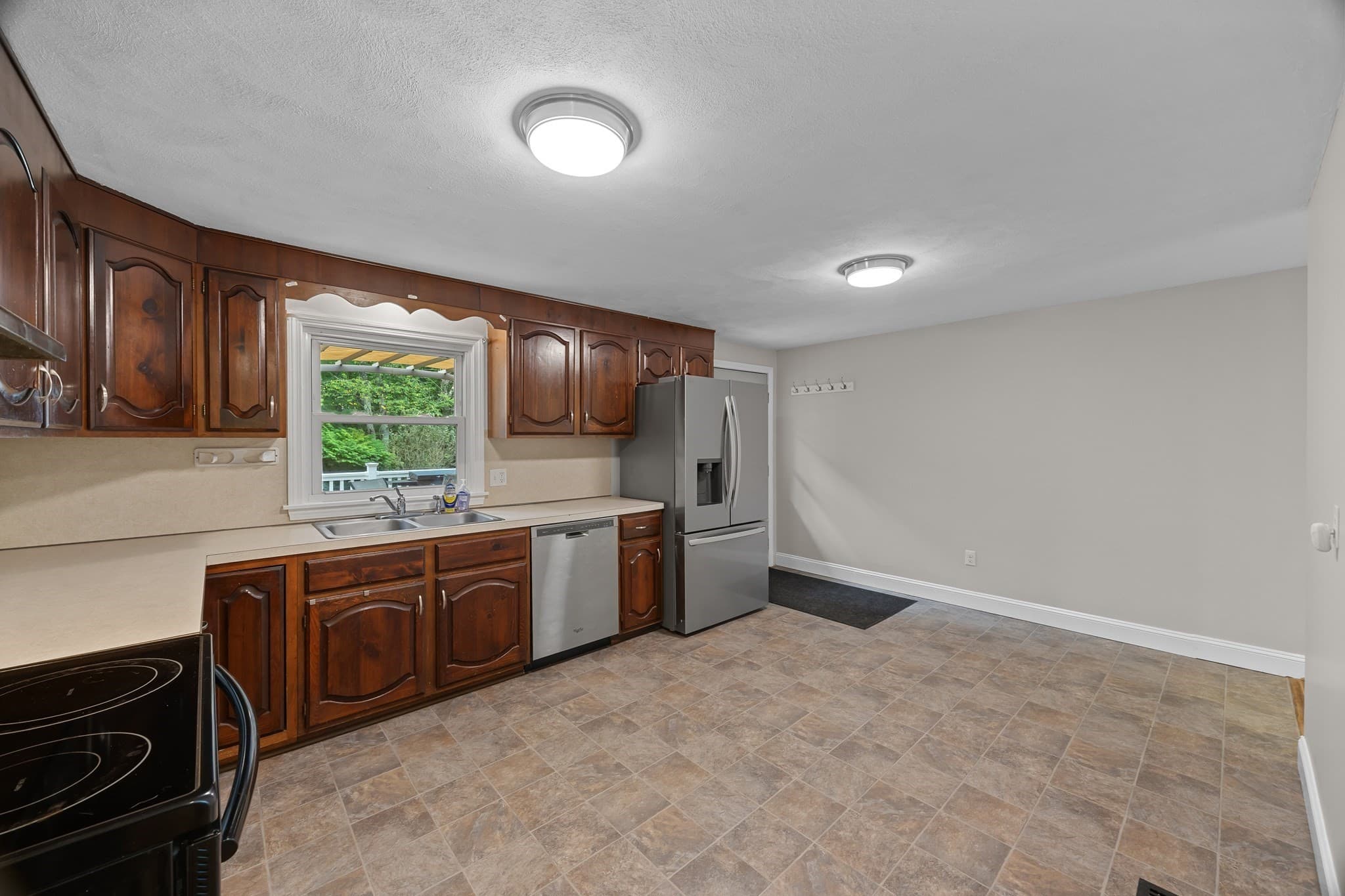 Single Family Residence at 78 Ellis Rd, Southbridge MA 01550, Southbridge, photo 10 of 33
