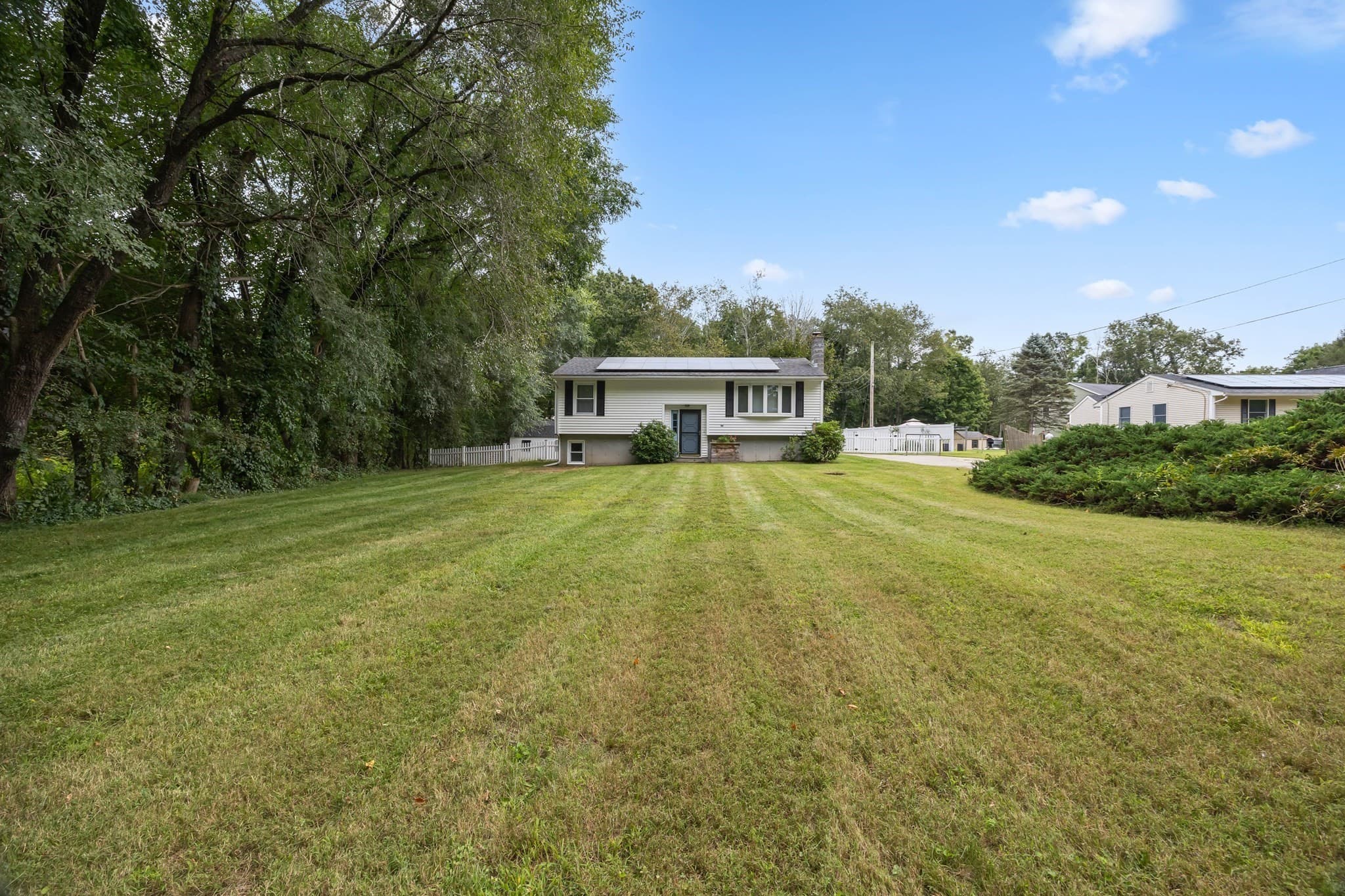 Single Family Residence at 78 Ellis Rd, Southbridge MA 01550, Southbridge, photo 4 of 33