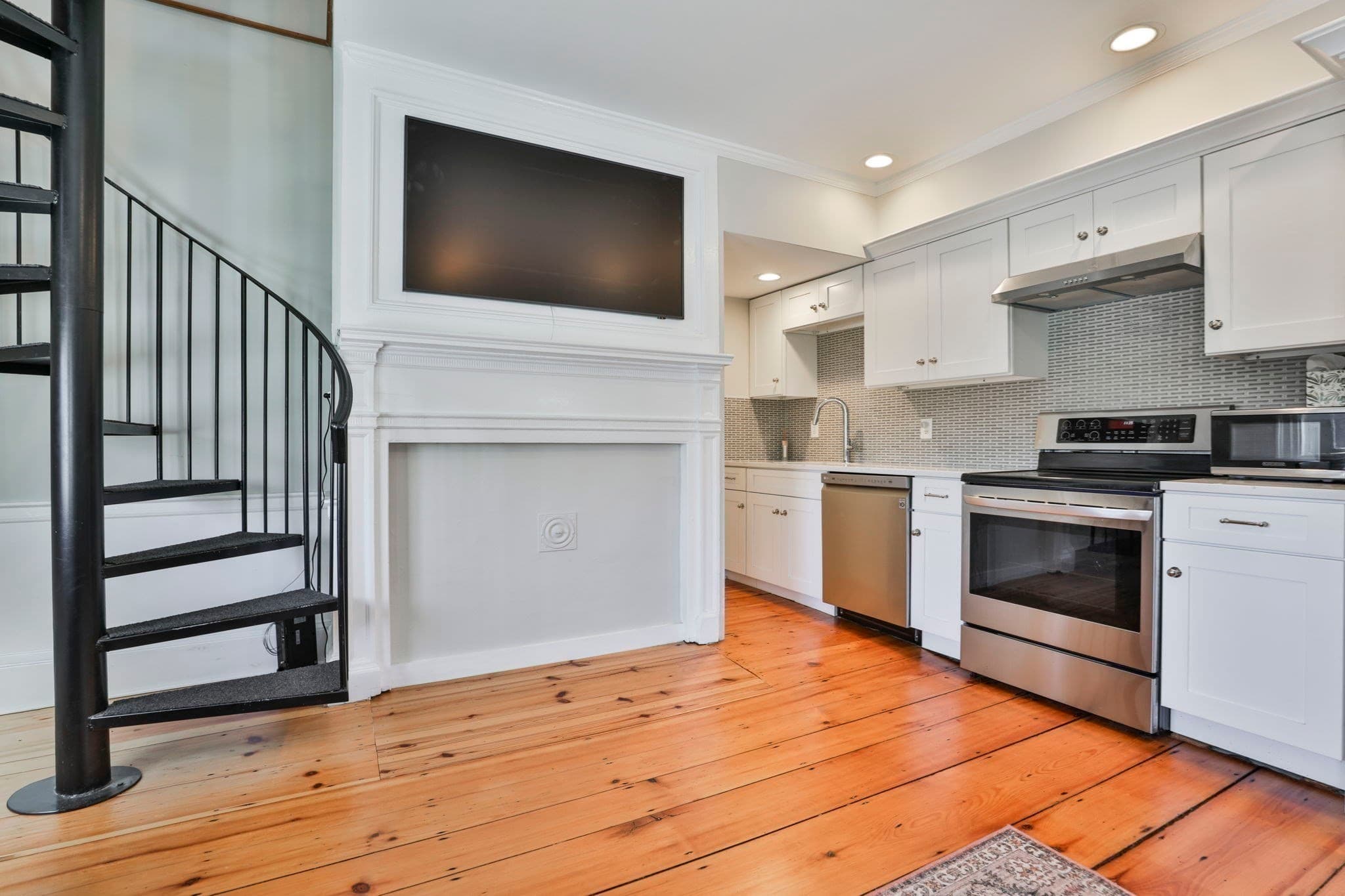 Condominium at 2 Court Street # 3, Newburyport MA 01950, Newburyport, photo 8 of 23