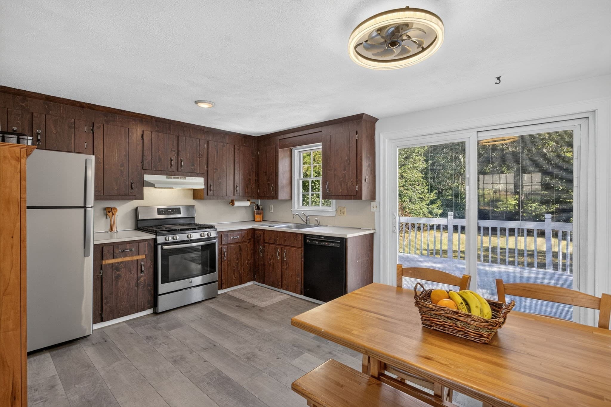 Single Family Residence at 39 Kerrywood Dr, Falmouth MA 02536, Falmouth, photo 7 of 30
