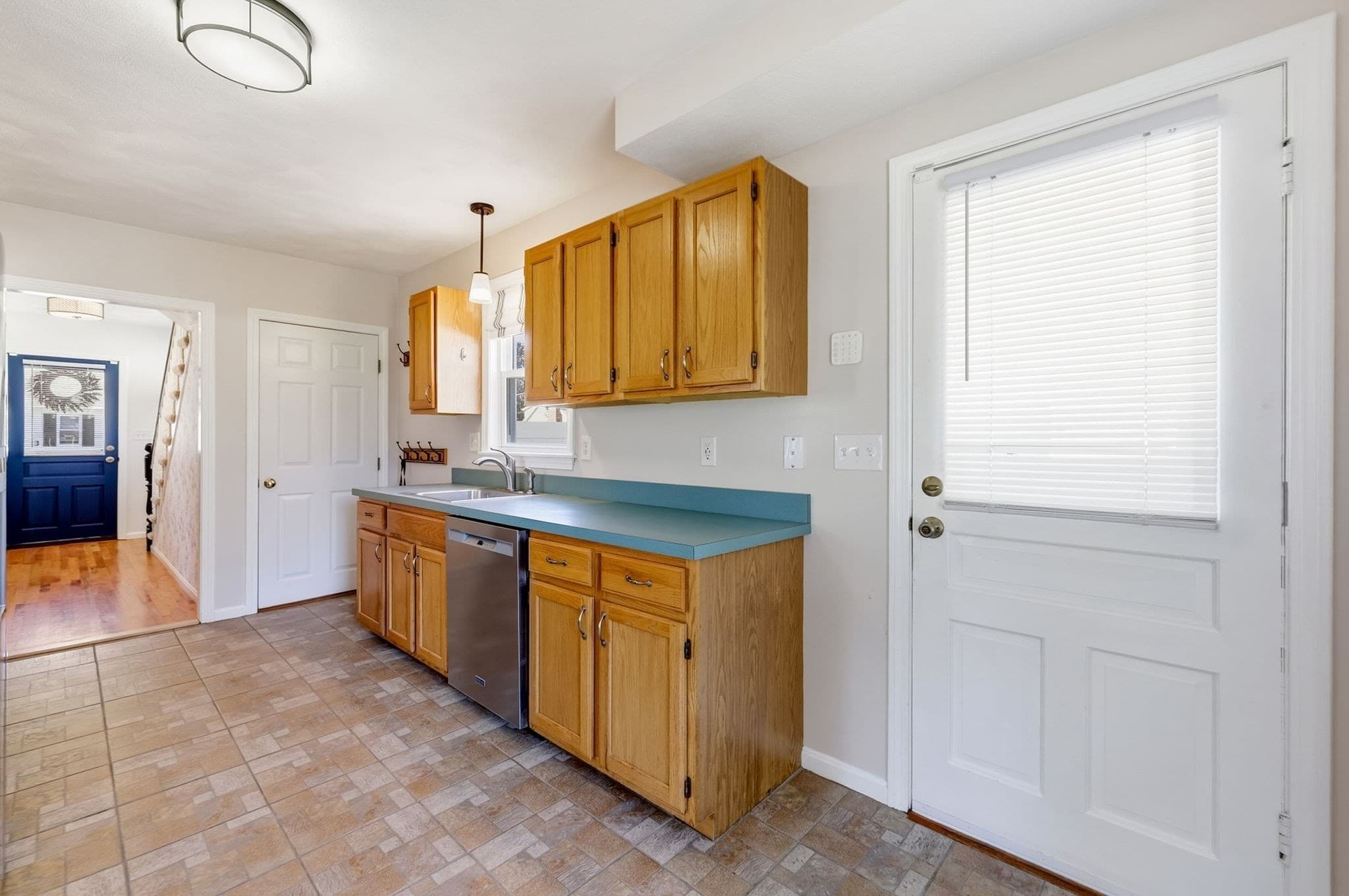 Single Family Residence at 32 Marshall St, Tewksbury MA 01876, Tewksbury, photo 13 of 42