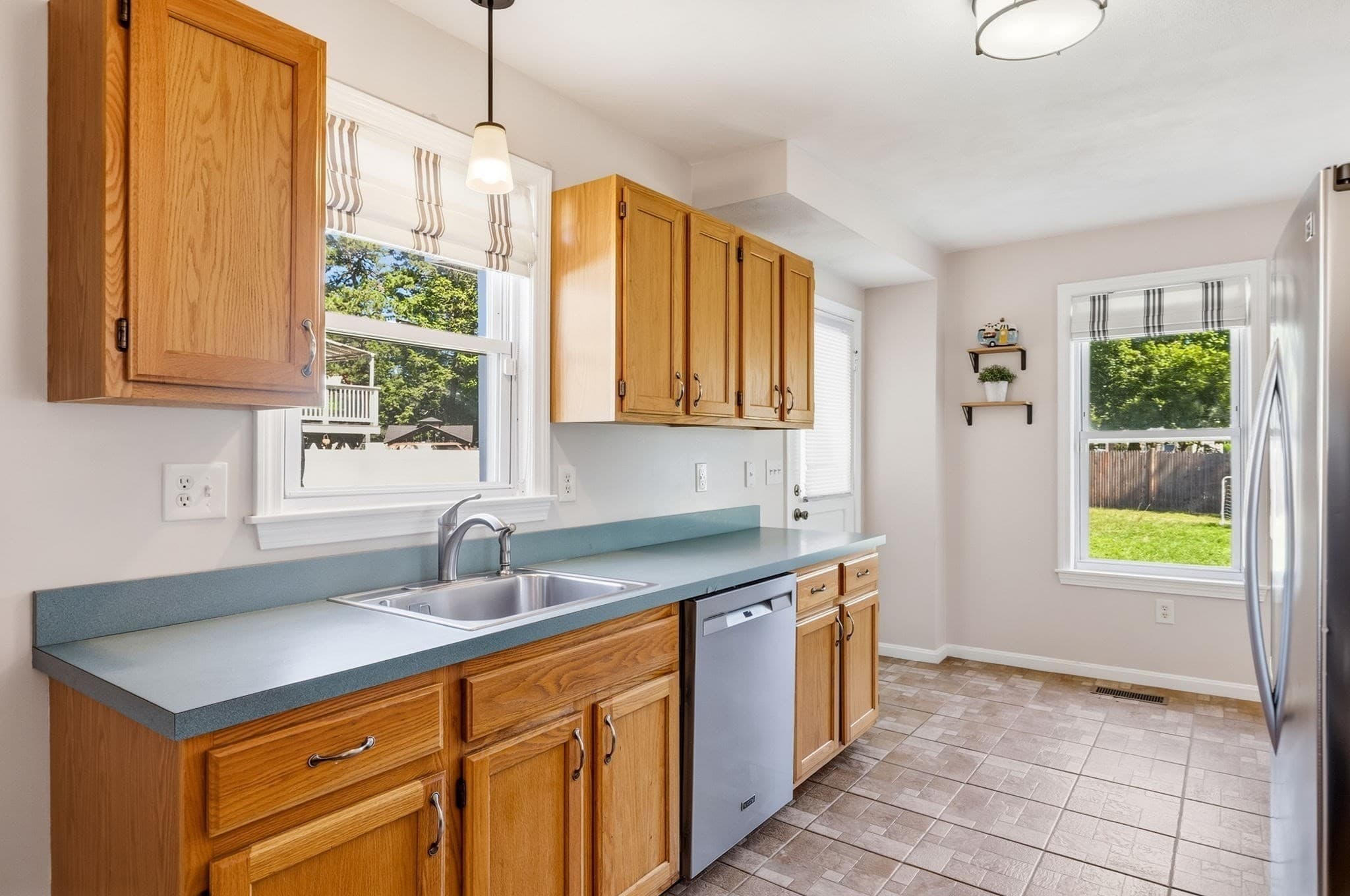 Single Family Residence at 32 Marshall St, Tewksbury MA 01876, Tewksbury, photo 9 of 42