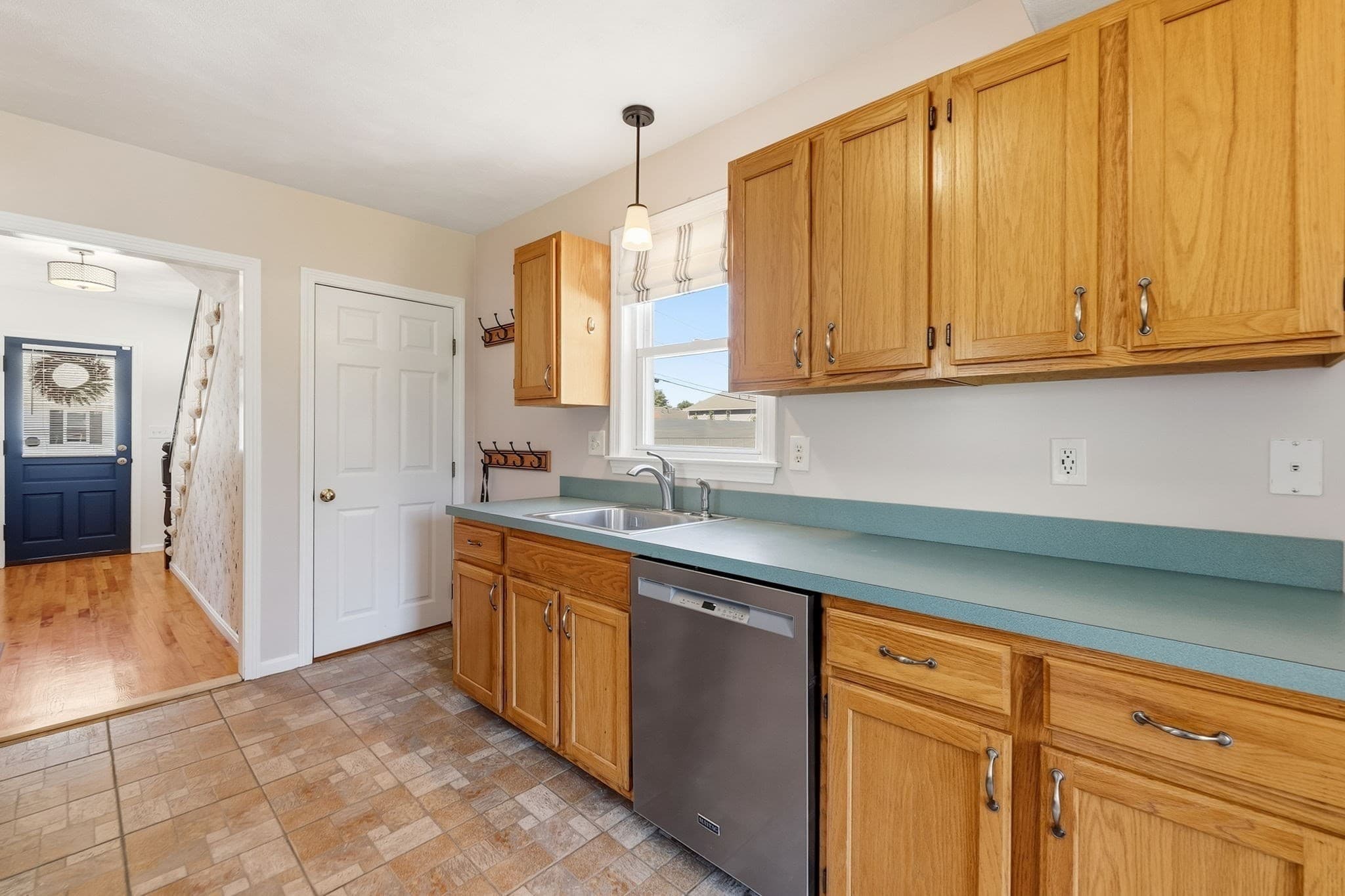 Single Family Residence at 32 Marshall St, Tewksbury MA 01876, Tewksbury, photo 11 of 42