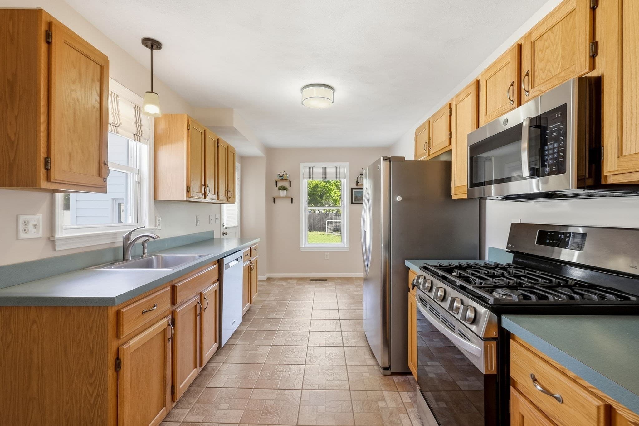 Single Family Residence at 32 Marshall St, Tewksbury MA 01876, Tewksbury, photo 8 of 42
