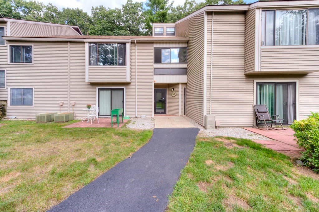 Condominium at 16 Thayer Pond Dr # 16, Oxford MA 01537, Oxford, photo 2 of 25
