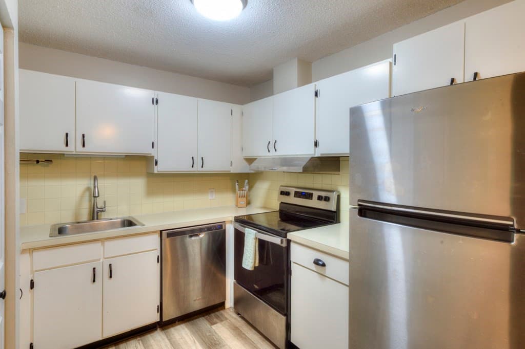 Condominium at 16 Thayer Pond Dr # 16, Oxford MA 01537, Oxford, photo 6 of 25