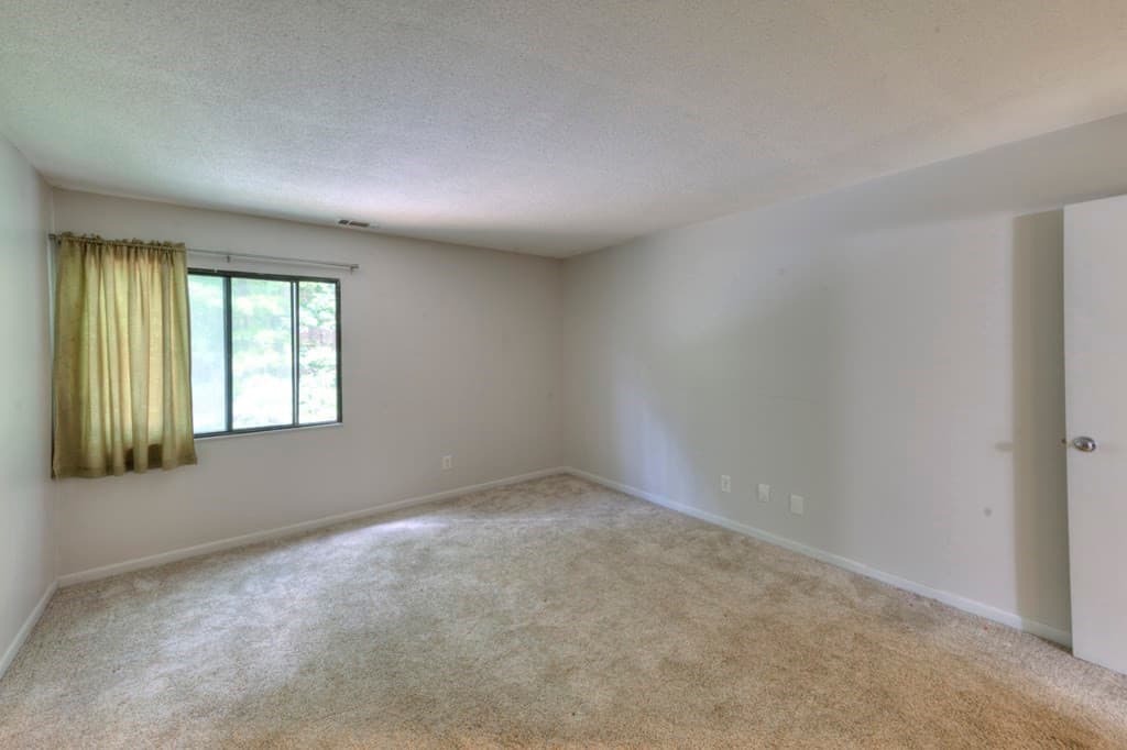 Condominium at 16 Thayer Pond Dr # 16, Oxford MA 01537, Oxford, photo 12 of 25