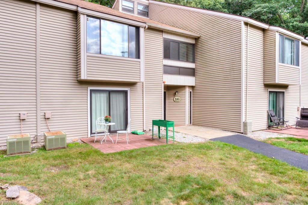 Condominium at 16 Thayer Pond Dr # 16, Oxford MA 01537, Oxford, photo 3 of 25