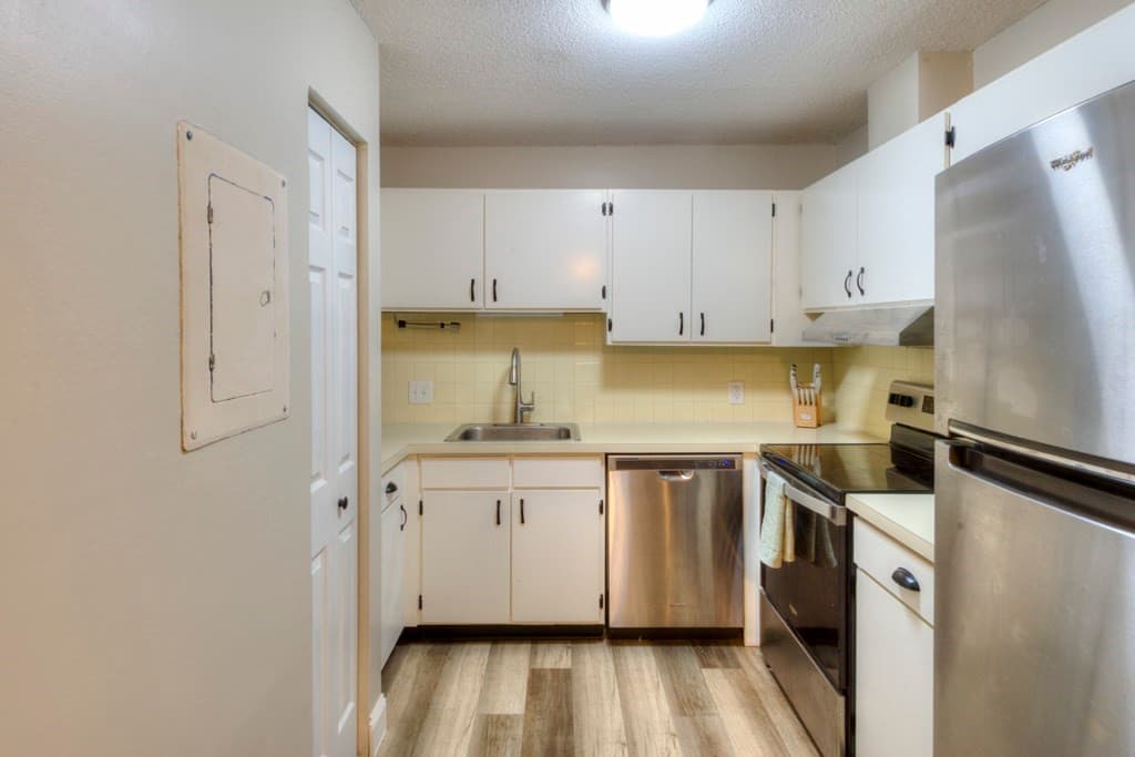 Condominium at 16 Thayer Pond Dr # 16, Oxford MA 01537, Oxford, photo 5 of 25