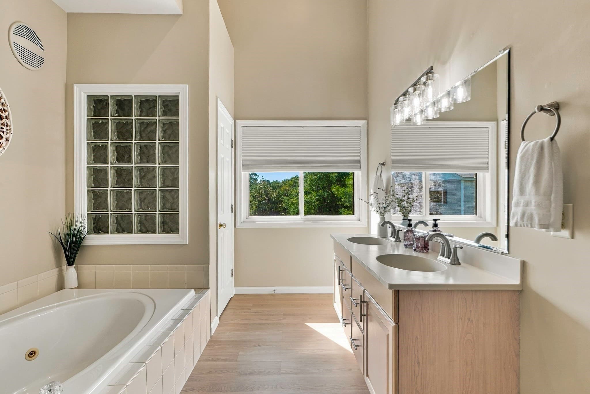 Condominium at 1802 Old Bridge Ln # 1802, Bellingham MA 02019, Bellingham, photo 30 of 40