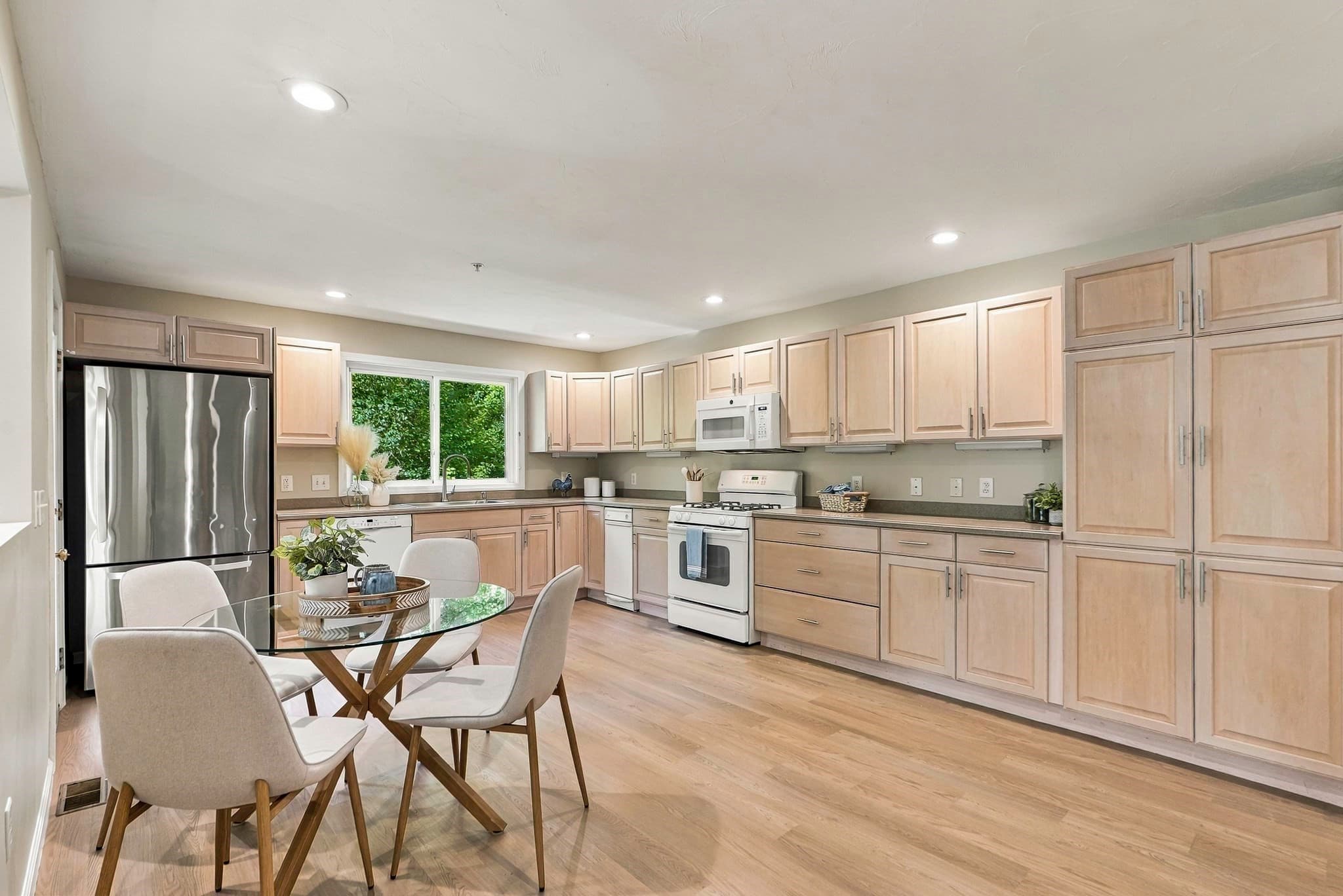 Condominium at 1802 Old Bridge Ln # 1802, Bellingham MA 02019, Bellingham, photo 14 of 40