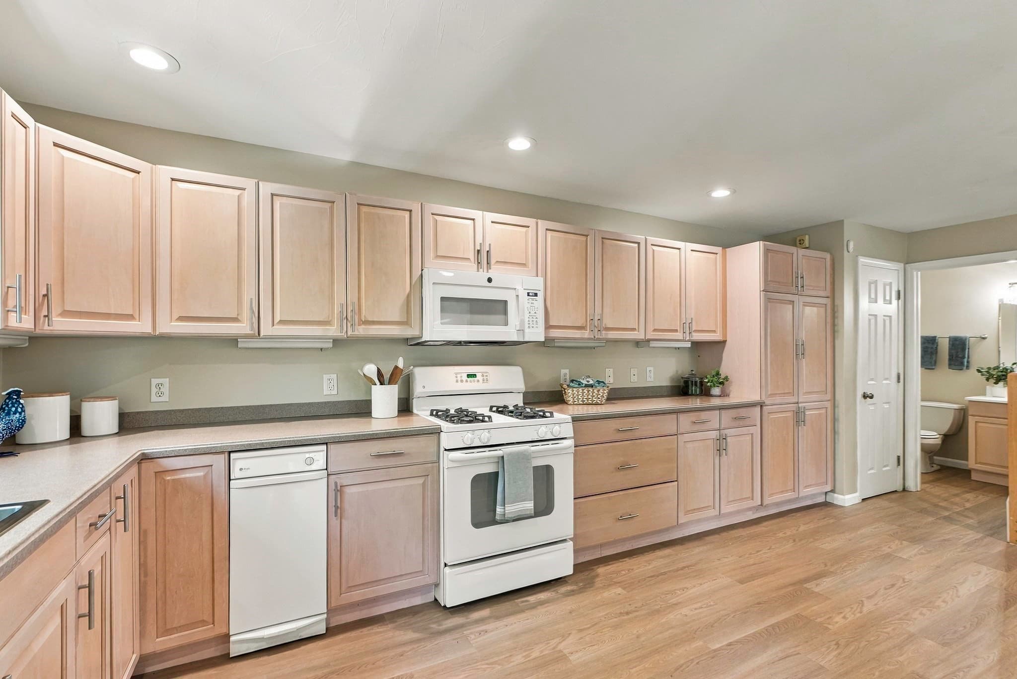 Condominium at 1802 Old Bridge Ln # 1802, Bellingham MA 02019, Bellingham, photo 18 of 40