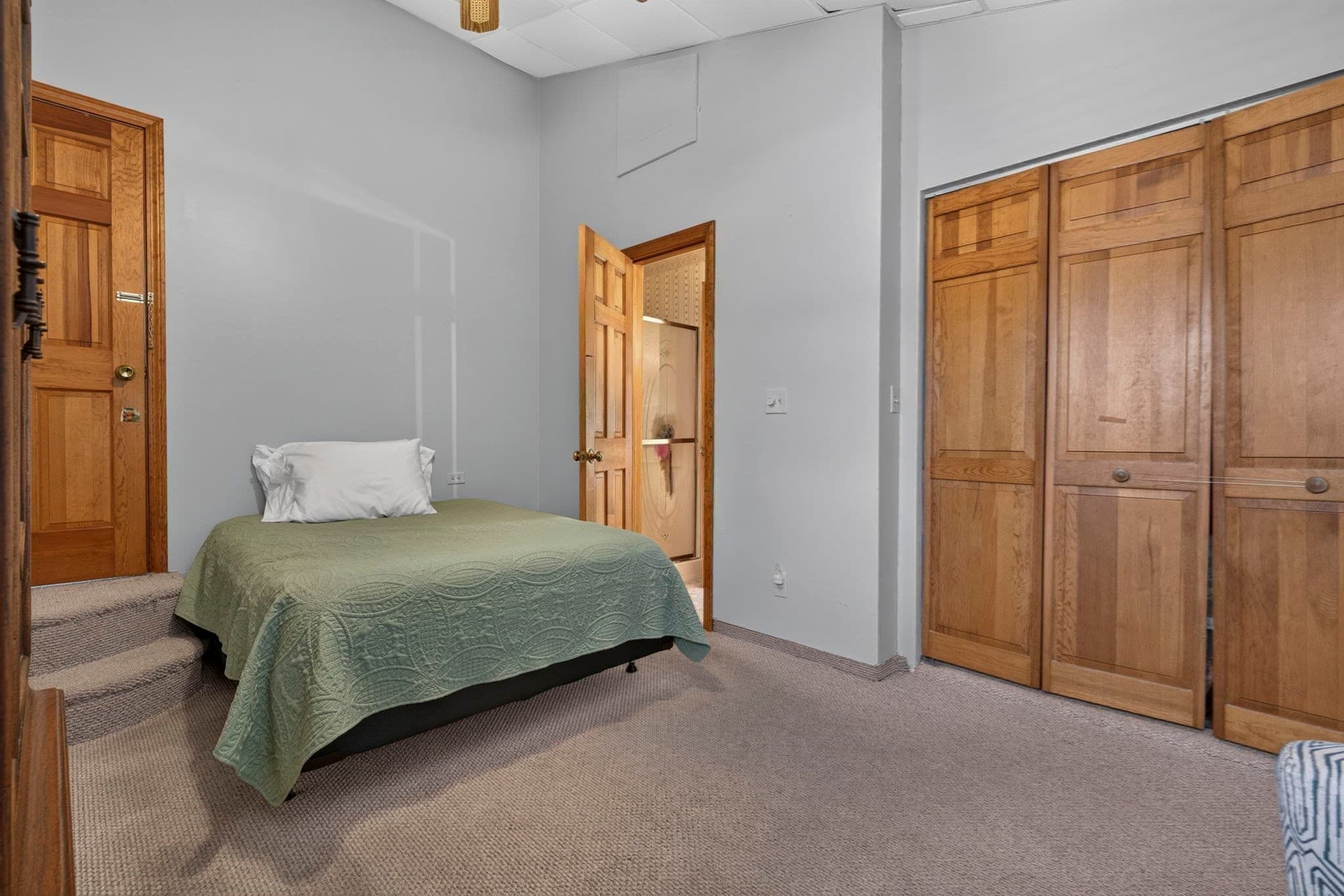 Single Family Residence at 8 Lyndale Rd, Worcester MA 01606, Worcester, photo 14 of 35