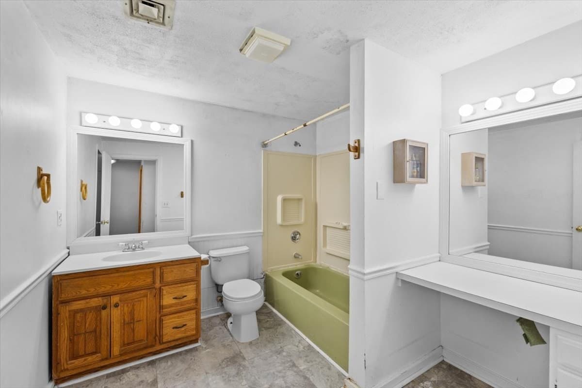 Condominium at 21 Surrey Ln # 21, Bourne MA 02532, Bourne, photo 17 of 30