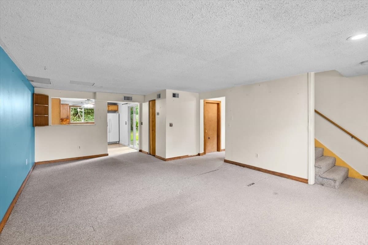 Condominium at 21 Surrey Ln # 21, Bourne MA 02532, Bourne, photo 4 of 30