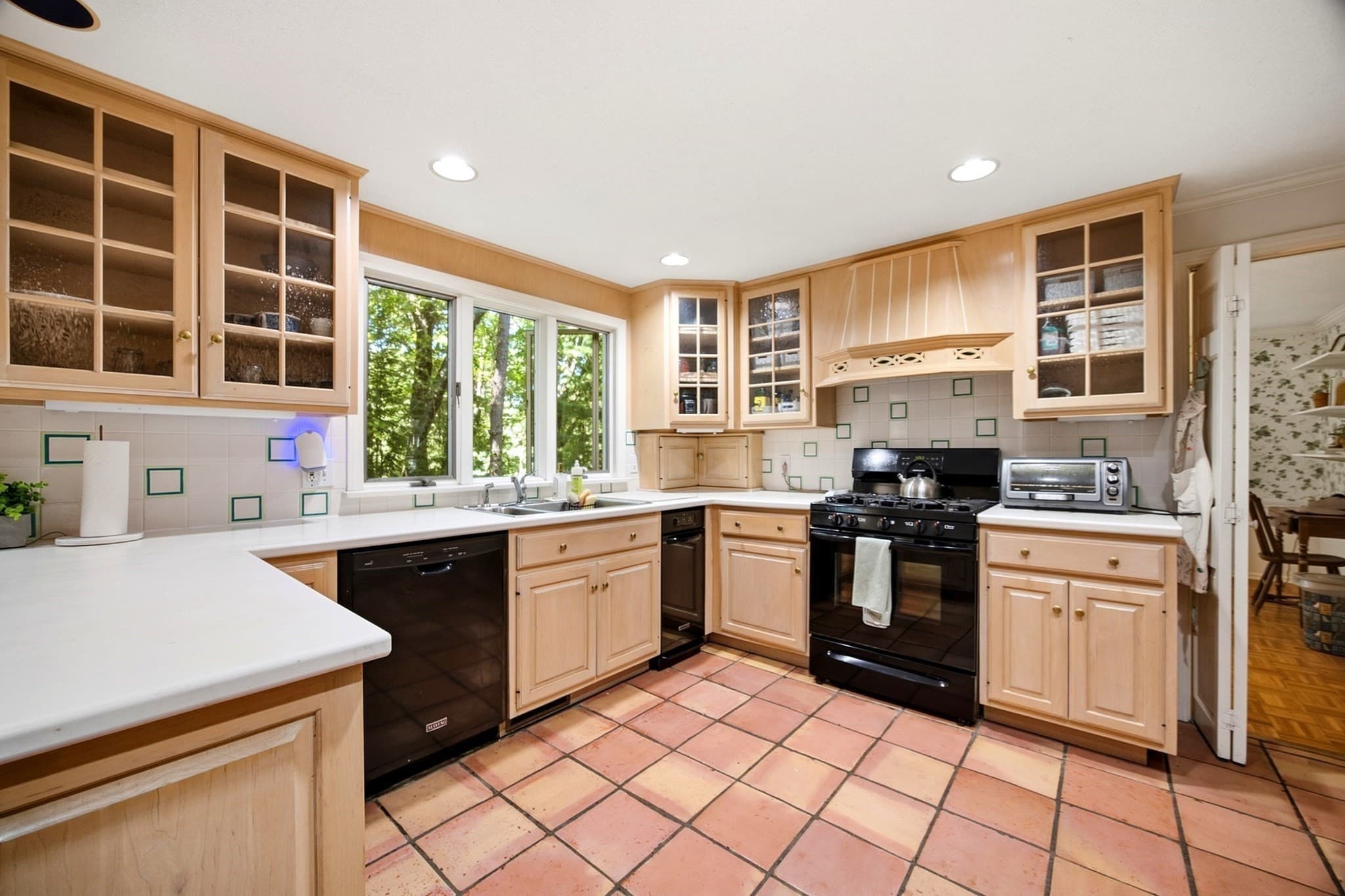 Single Family Residence at 64 Cambridge Cir, Longmeadow MA 01106, Longmeadow, photo 5 of 42