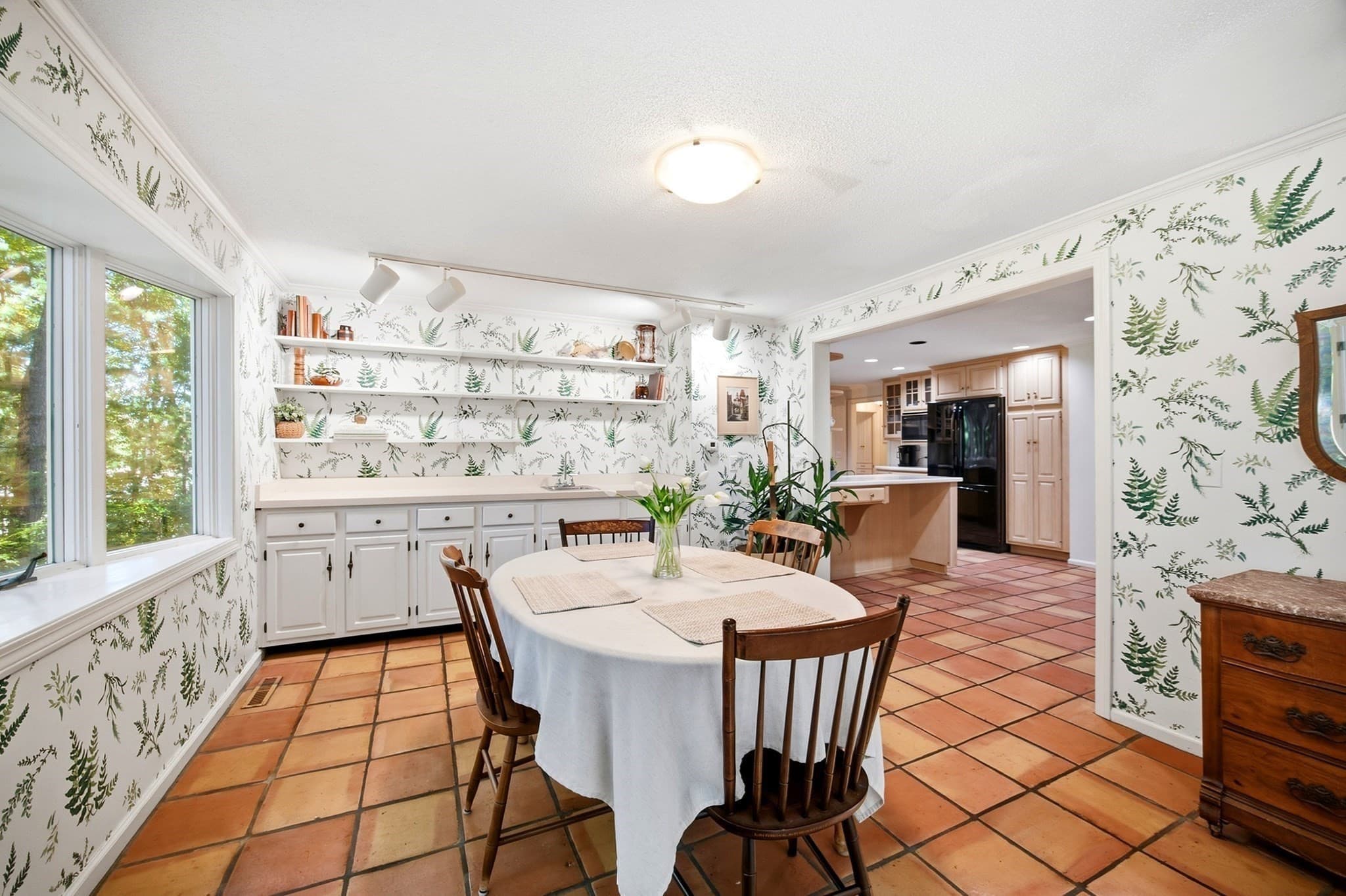 Single Family Residence at 64 Cambridge Cir, Longmeadow MA 01106, Longmeadow, photo 9 of 42
