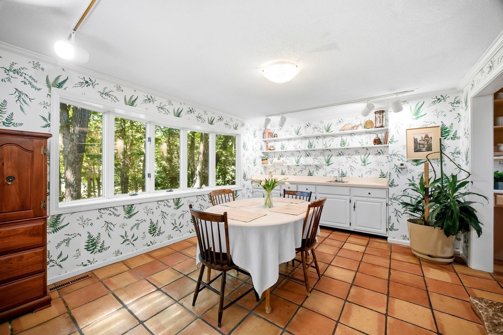 Single Family Residence at 64 Cambridge Cir, Longmeadow MA 01106, Longmeadow, photo 10 of 42