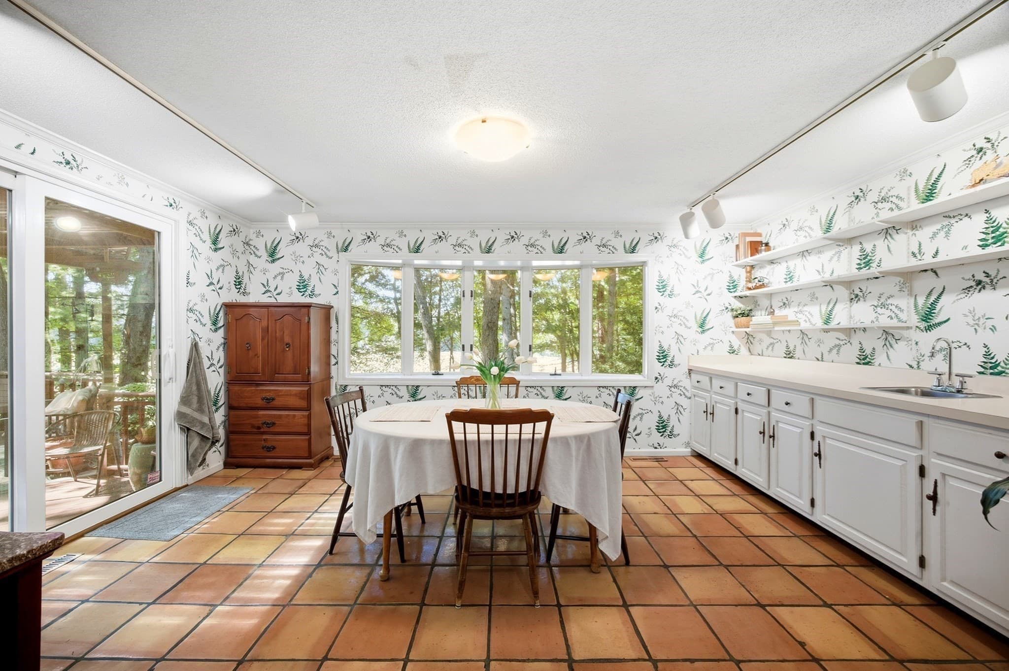 Single Family Residence at 64 Cambridge Cir, Longmeadow MA 01106, Longmeadow, photo 11 of 42