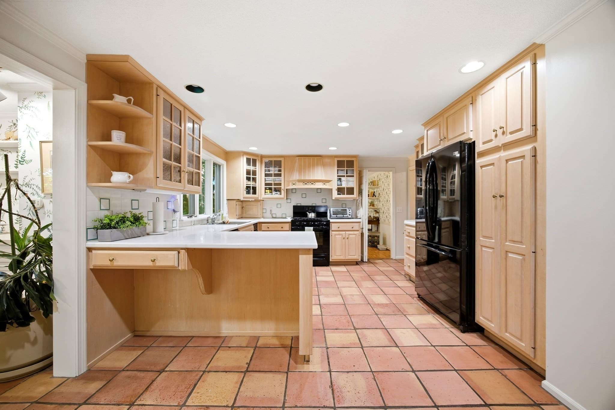 Single Family Residence at 64 Cambridge Cir, Longmeadow MA 01106, Longmeadow, photo 8 of 42