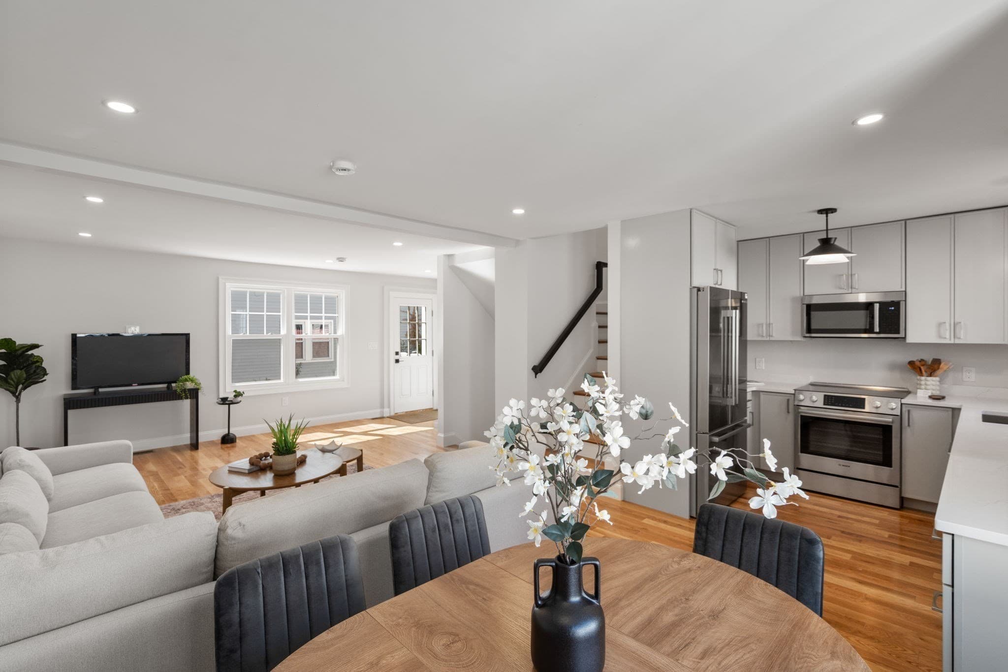 Condominium at 15 Foster Street # 15B, Arlington MA 02474, Arlington, photo 5 of 32