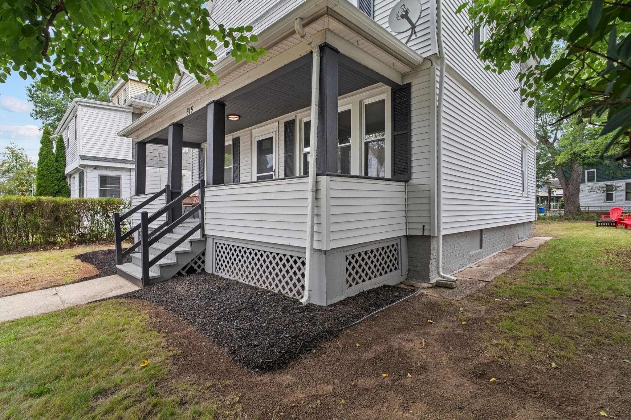 Single Family Residence at 615 White St, Springfield MA 01108, Springfield, photo 6 of 42